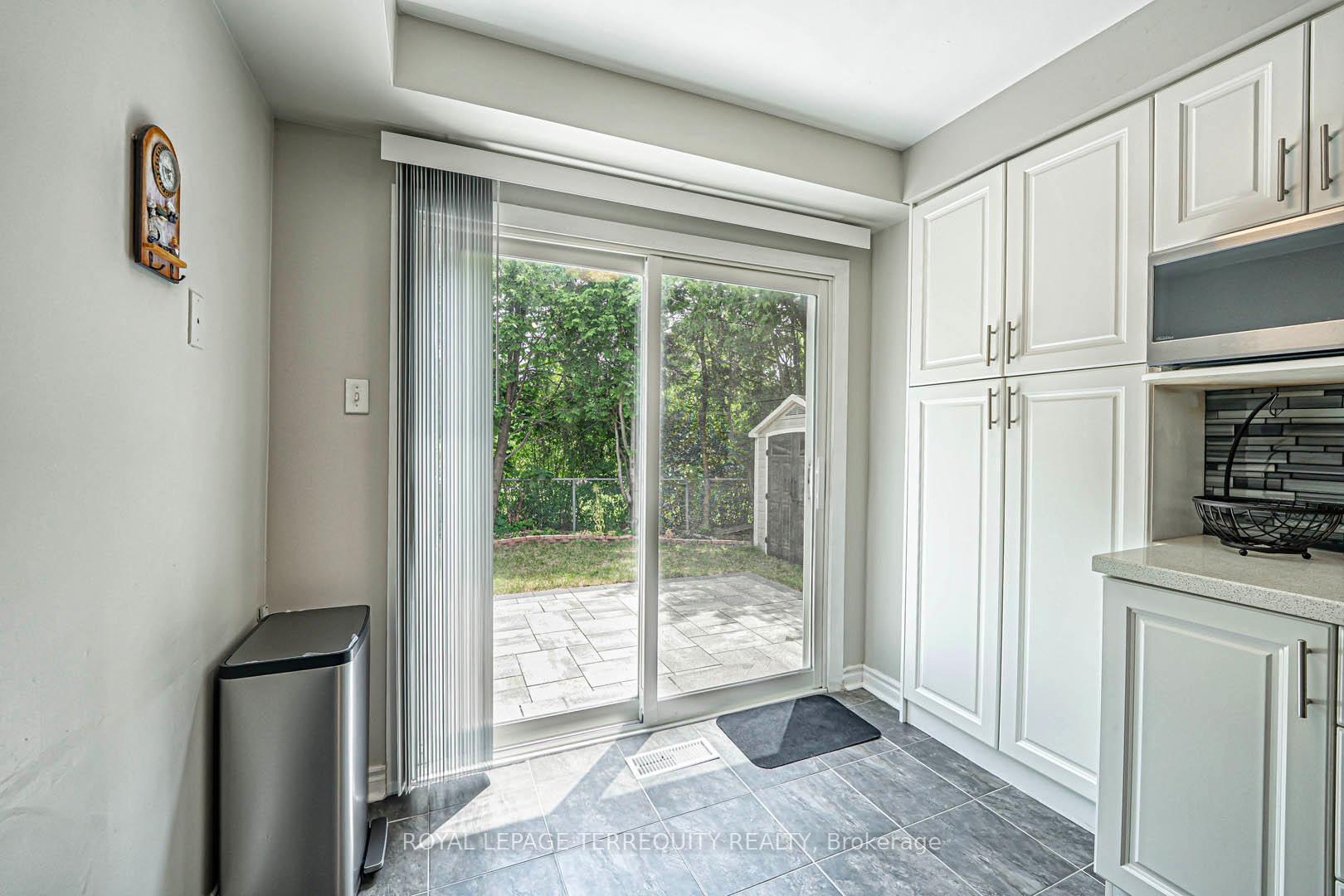 Photo 11 of 40 Pepperell Crescent, Markham, Milliken Mills West — HOMEH