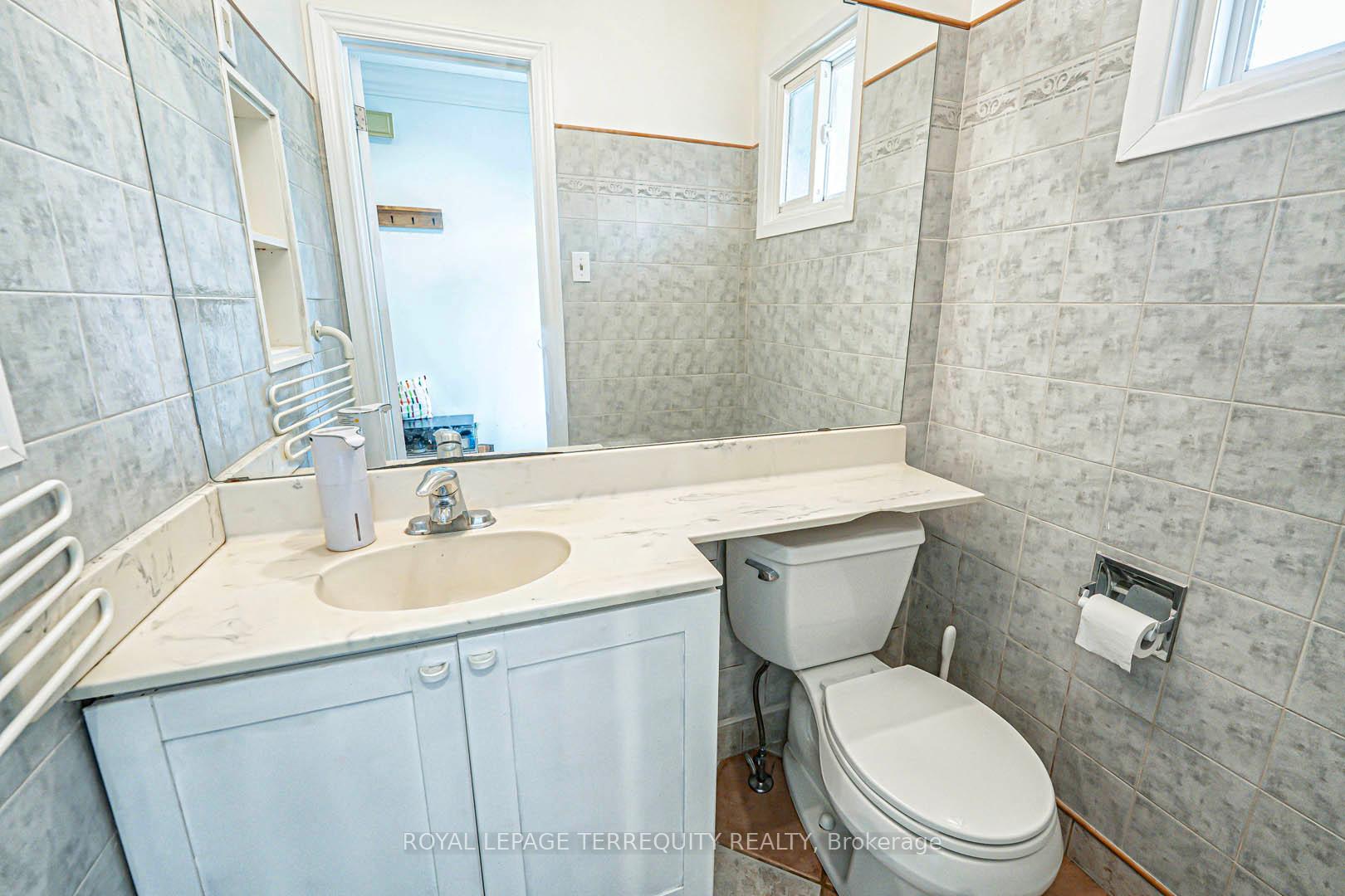 Photo 16 of 40 Pepperell Crescent, Markham, Milliken Mills West — HOMEH