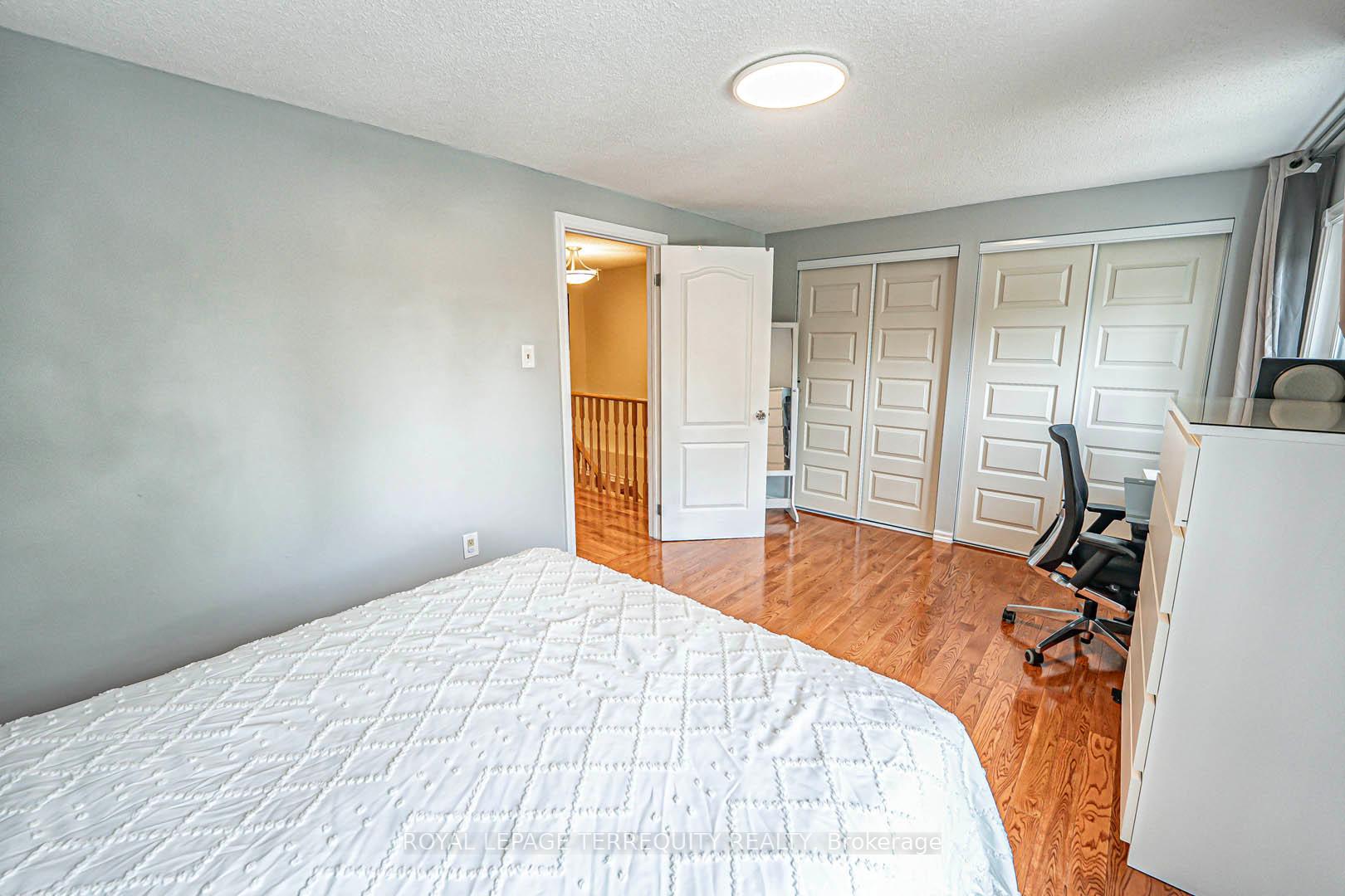 Photo 19 of 40 Pepperell Crescent, Markham, Milliken Mills West — HOMEH