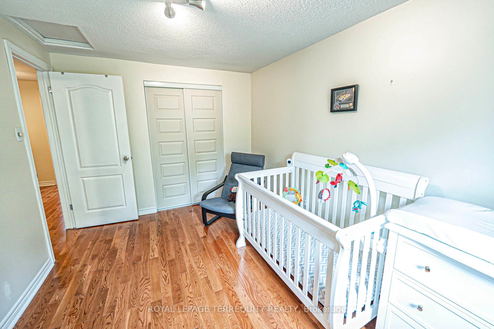 Photo 24 of 40 Pepperell Crescent, Markham, Milliken Mills West — HOMEH