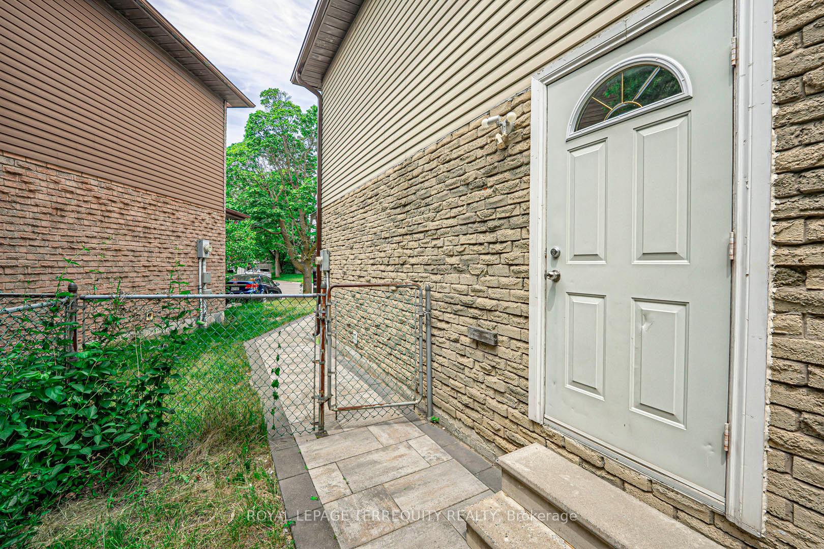 Photo 26 of 40 Pepperell Crescent, Markham, Milliken Mills West — HOMEH