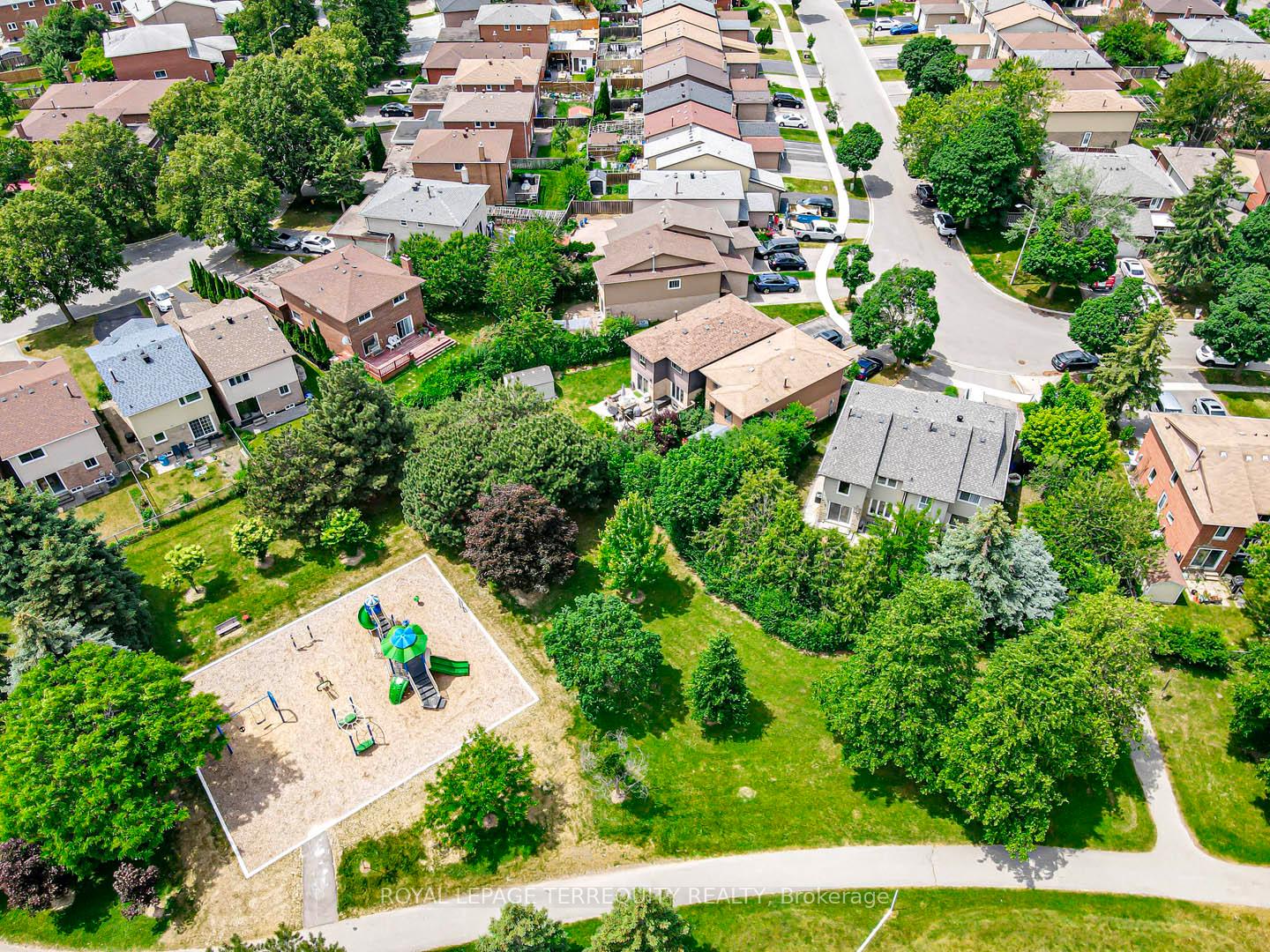 Photo 44 of 40 Pepperell Crescent, Markham, Milliken Mills West — HOMEH