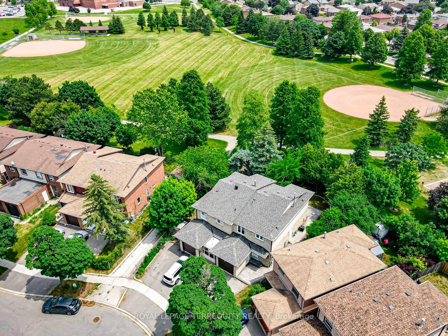 Photo 46 of 40 Pepperell Crescent, Markham, Milliken Mills West — HOMEH