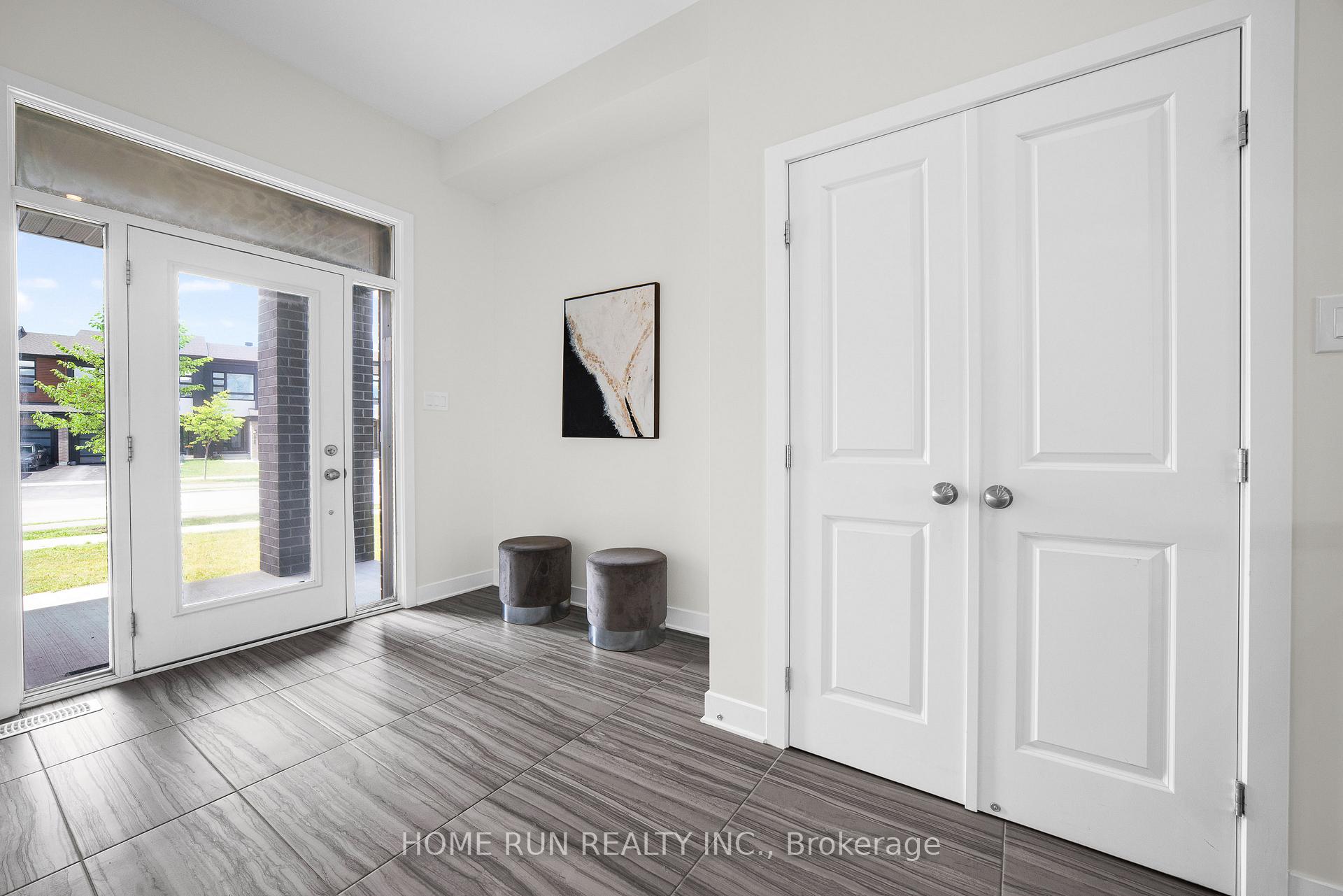 Photo 5 of 4946 Abbott Street, Ottawa, Kanata - Emerald Meadows/Trailwest — HOMEH