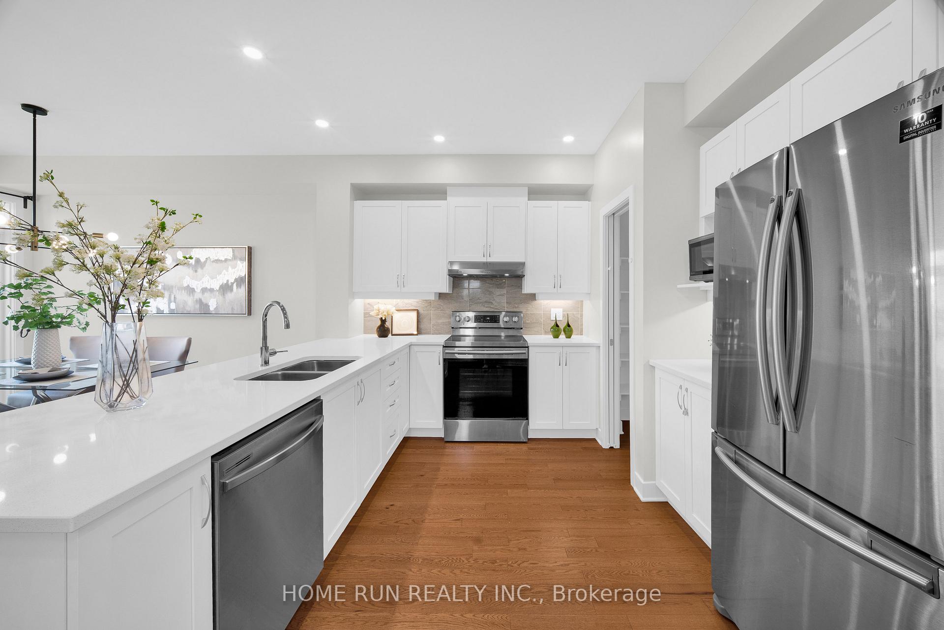 Photo 8 of 4946 Abbott Street, Ottawa, Kanata - Emerald Meadows/Trailwest — HOMEH
