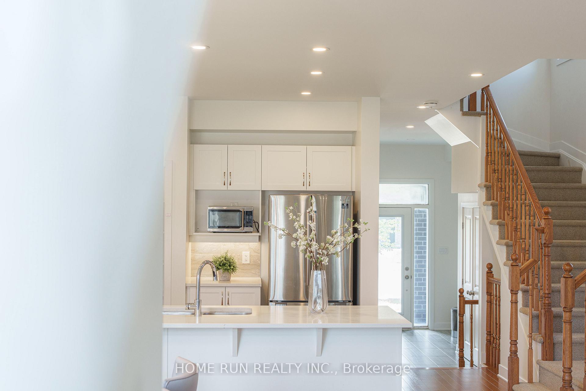 Photo 11 of 4946 Abbott Street, Ottawa, Kanata - Emerald Meadows/Trailwest — HOMEH