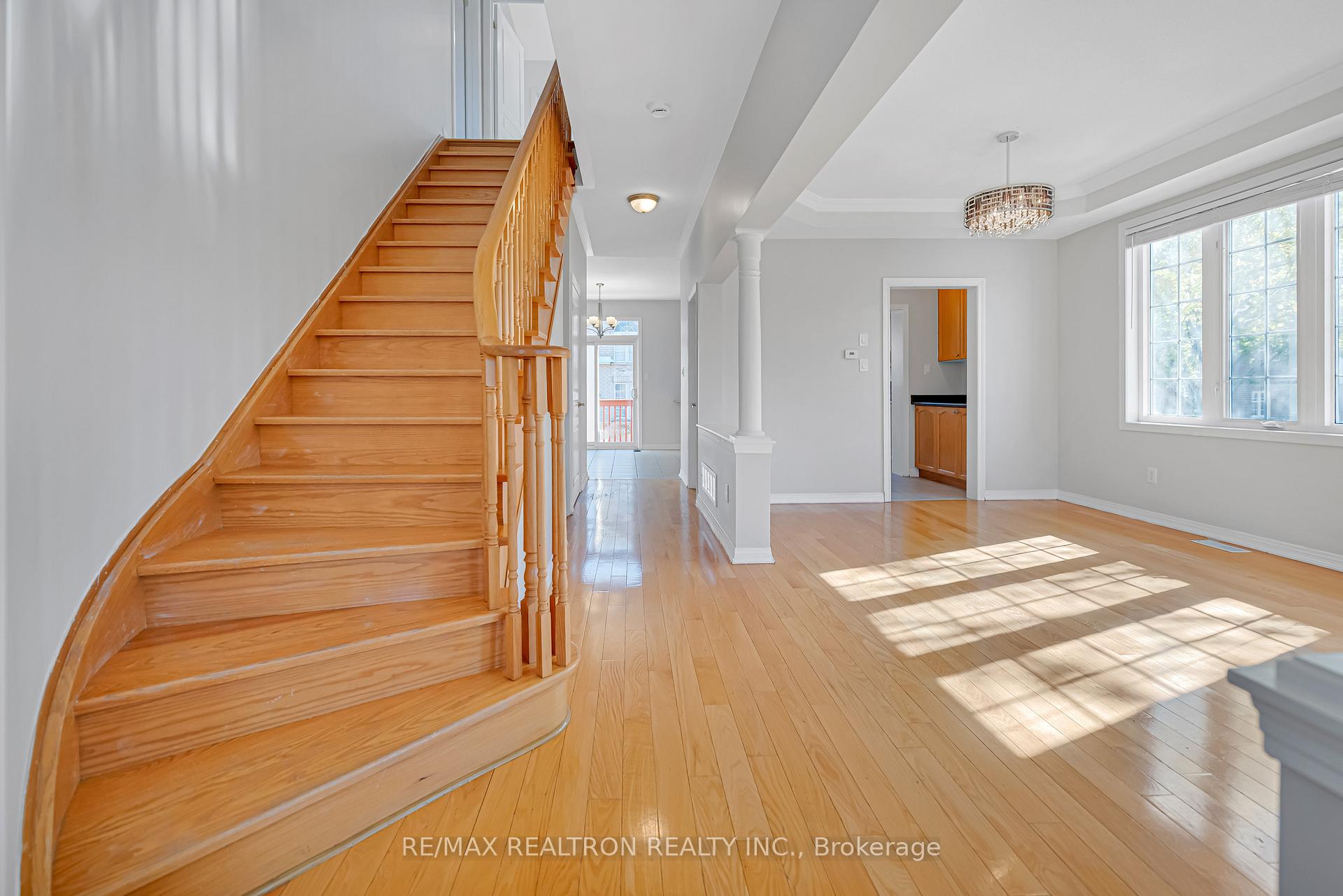 Photo 4 of 25 Nichols Boulevard, Markham, Cachet — HOMEH