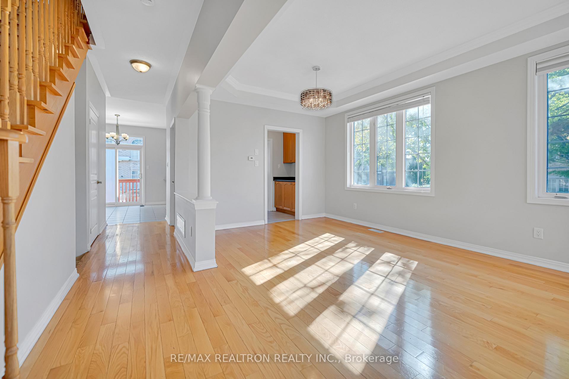 Photo 5 of 25 Nichols Boulevard, Markham, Cachet — HOMEH