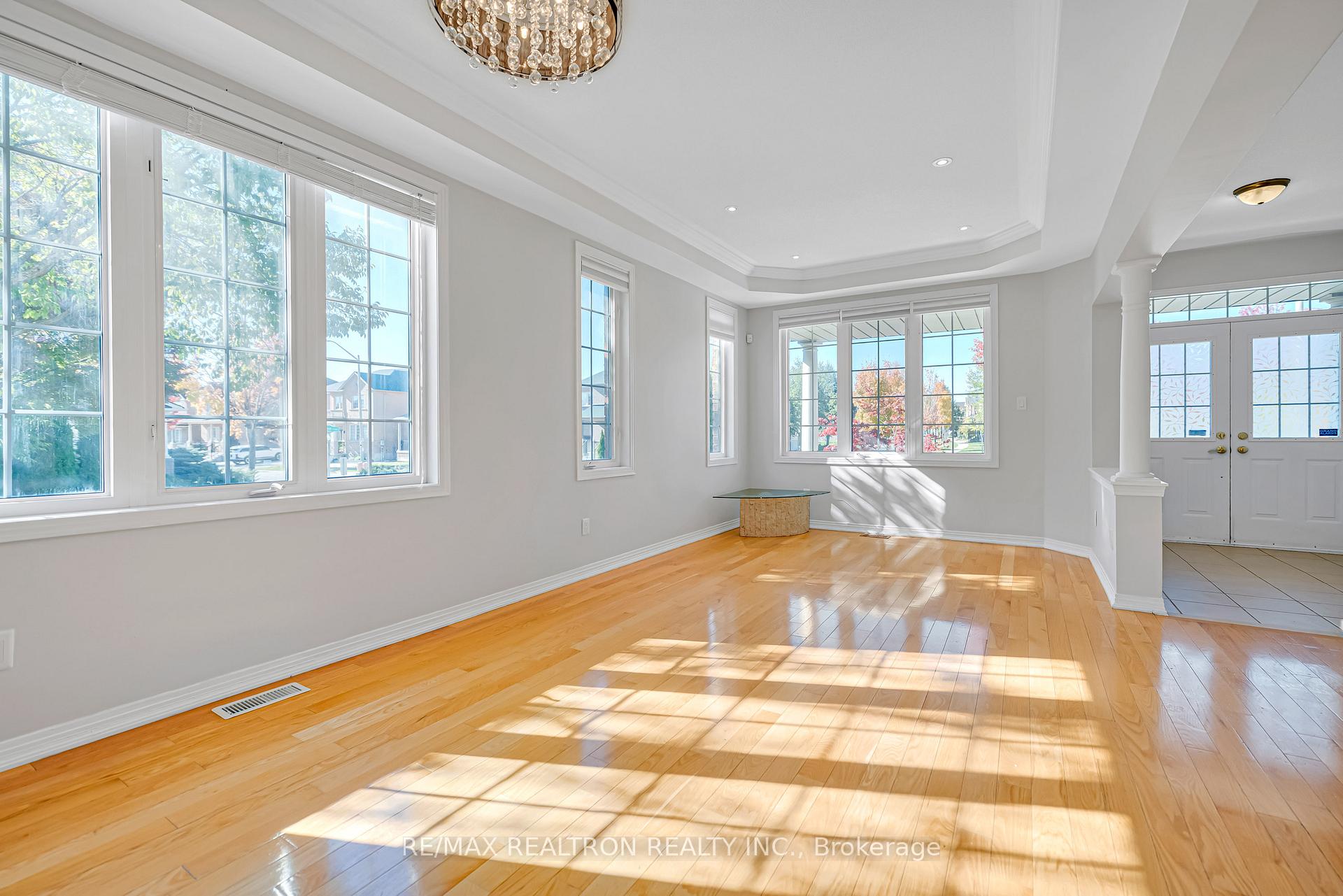 Photo 7 of 25 Nichols Boulevard, Markham, Cachet — HOMEH