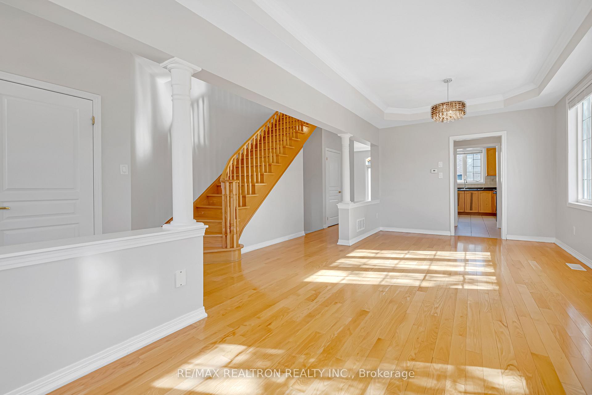 Photo 12 of 25 Nichols Boulevard, Markham, Cachet — HOMEH