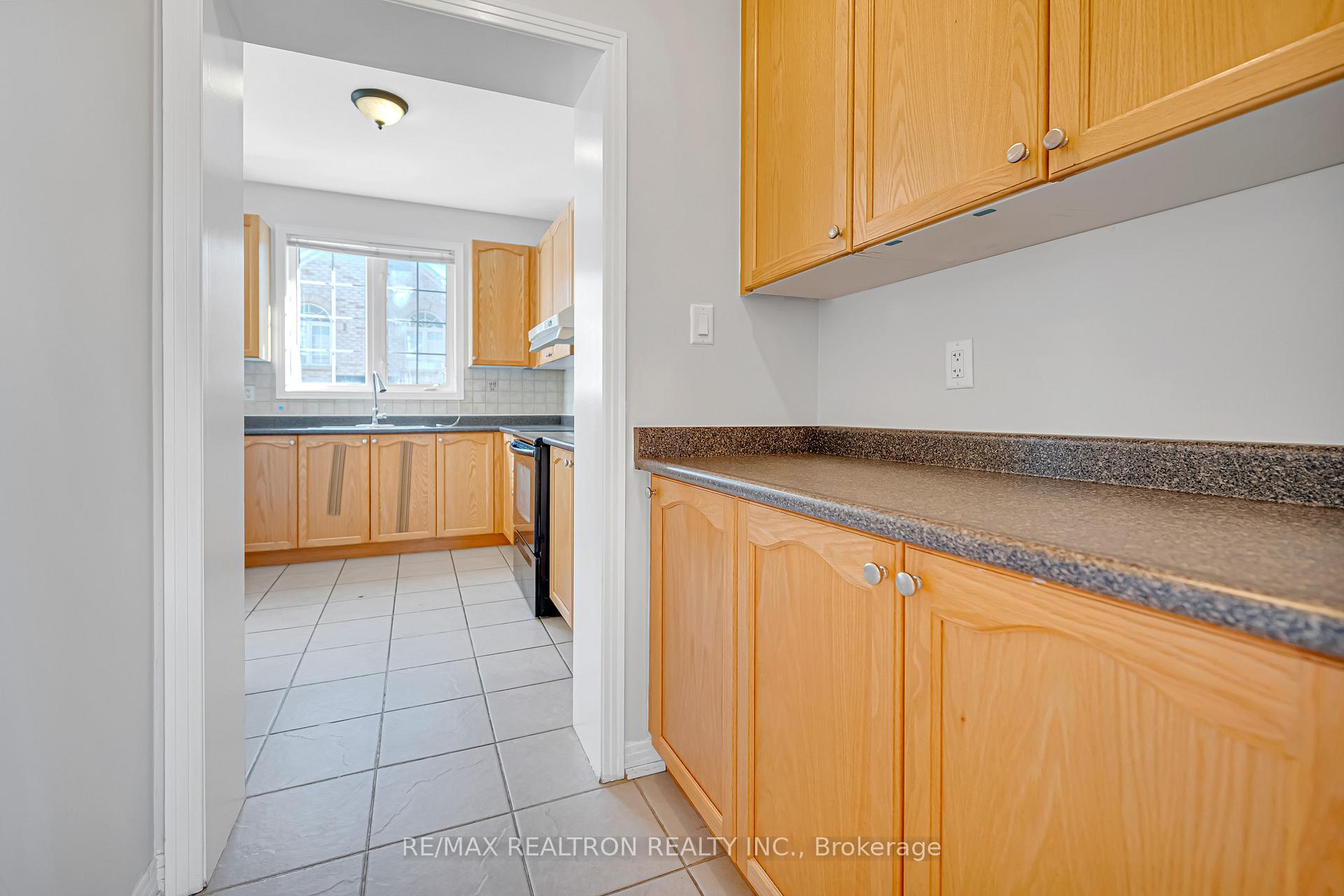 Photo 13 of 25 Nichols Boulevard, Markham, Cachet — HOMEH