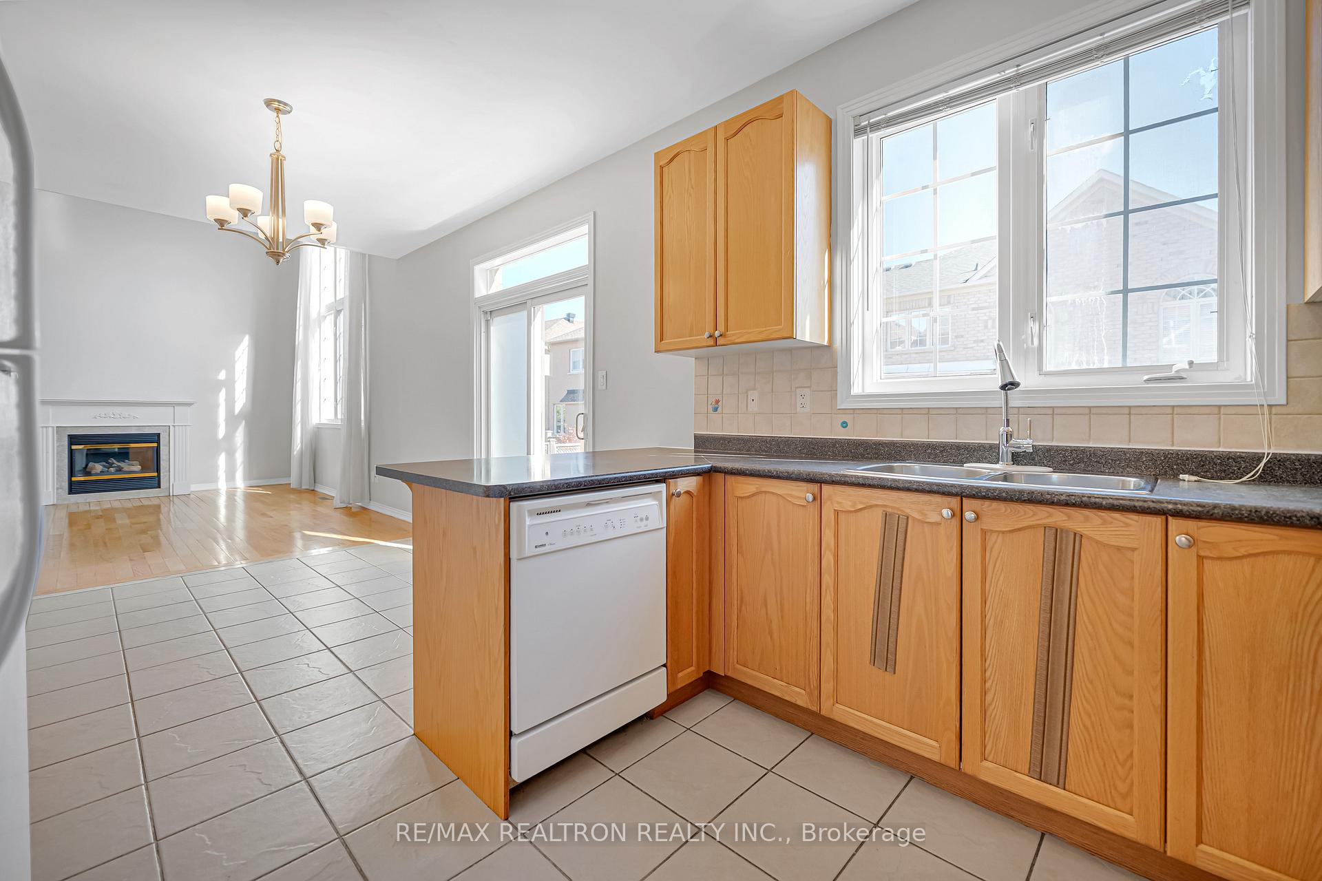 Photo 15 of 25 Nichols Boulevard, Markham, Cachet — HOMEH
