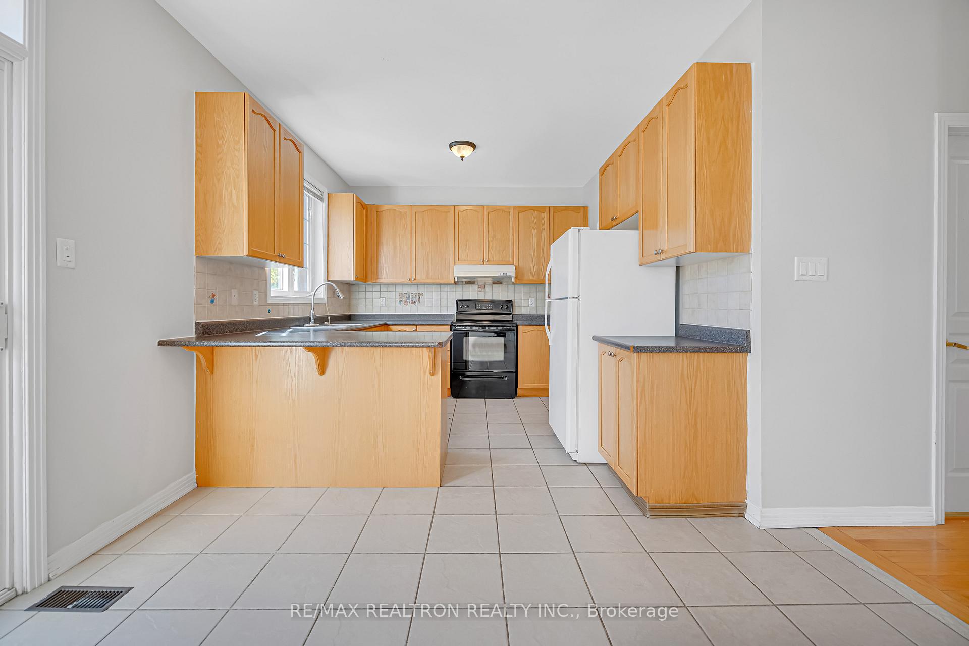 Photo 16 of 25 Nichols Boulevard, Markham, Cachet — HOMEH