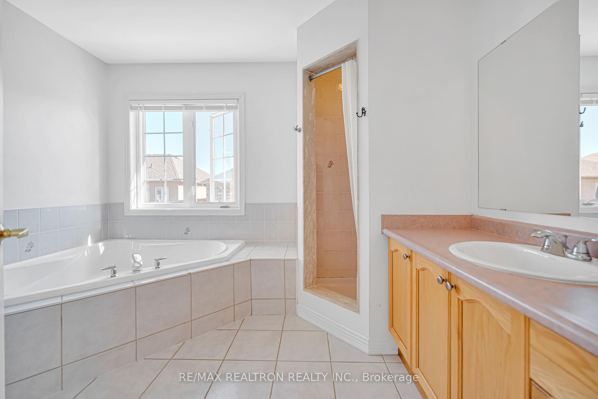 Photo 31 of 25 Nichols Boulevard, Markham, Cachet — HOMEH
