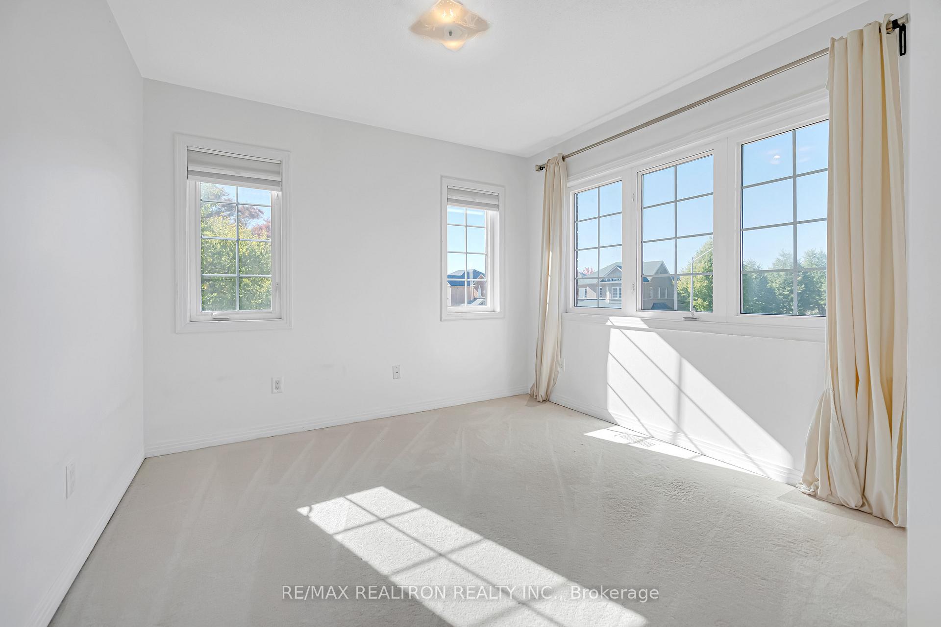 Photo 34 of 25 Nichols Boulevard, Markham, Cachet — HOMEH