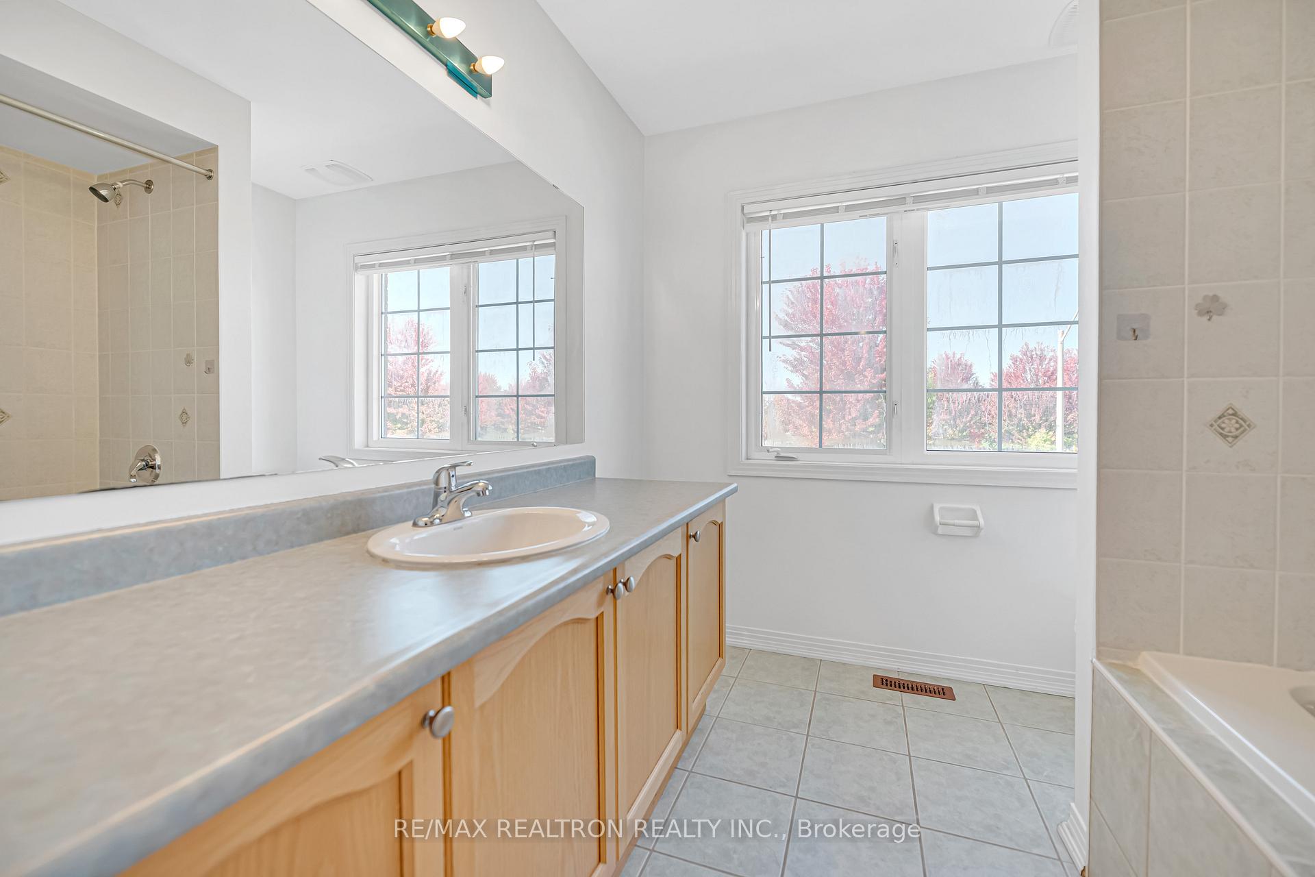 Photo 35 of 25 Nichols Boulevard, Markham, Cachet — HOMEH