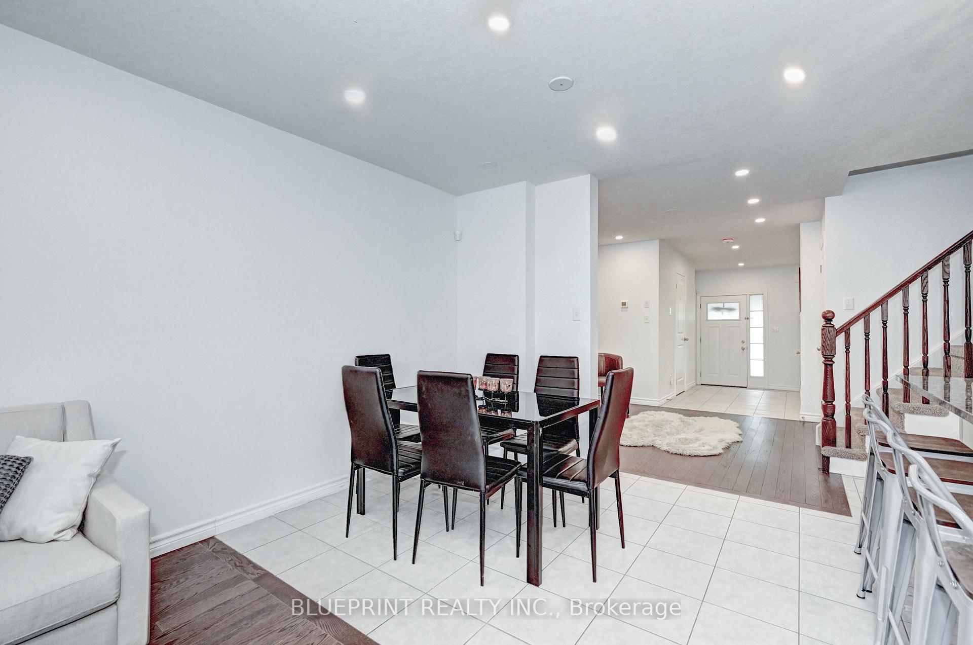 Photo 7 of 51 Woodedge Circle, Kitchener — HOMEH
