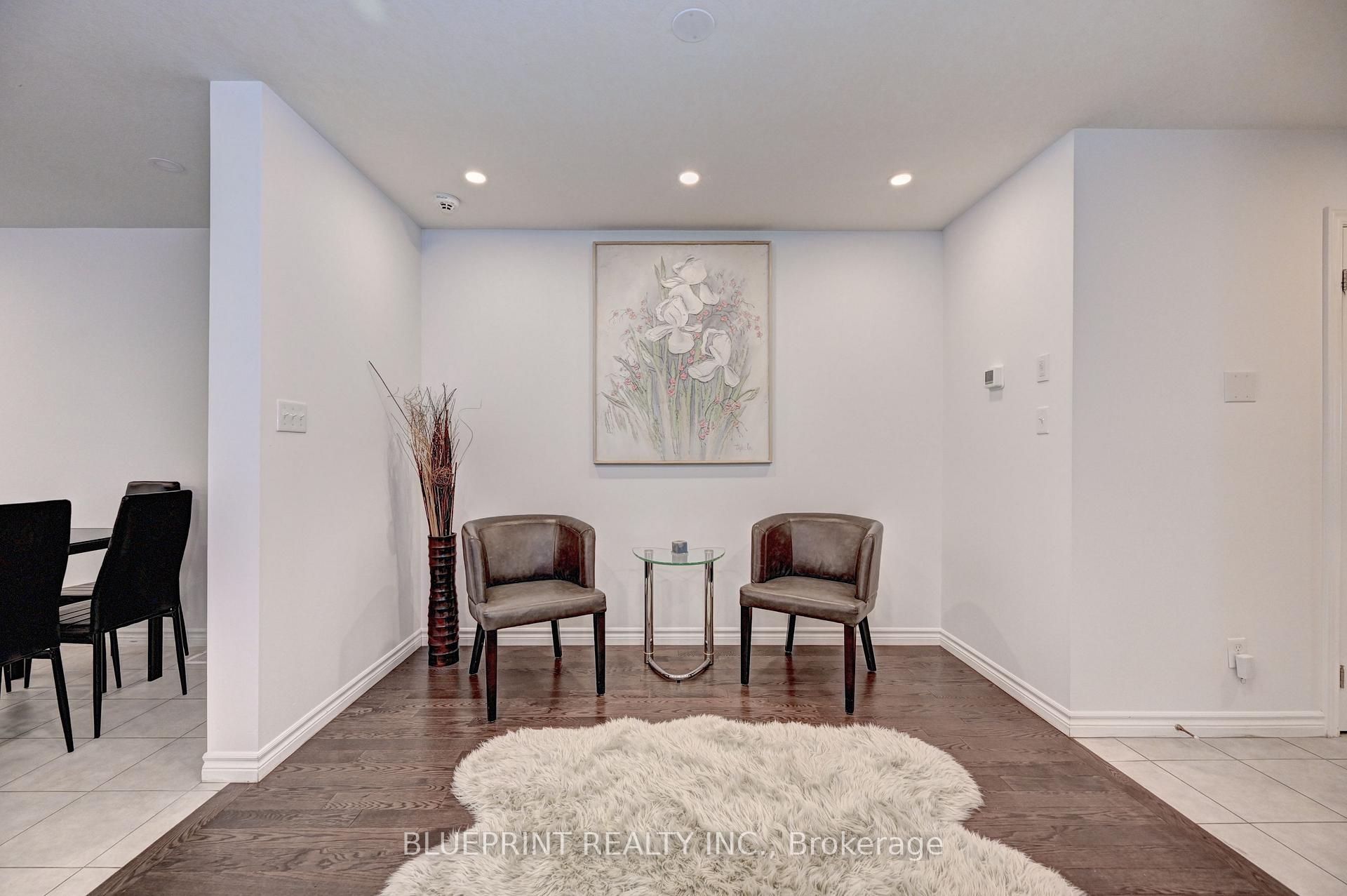 Photo 10 of 51 Woodedge Circle, Kitchener — HOMEH