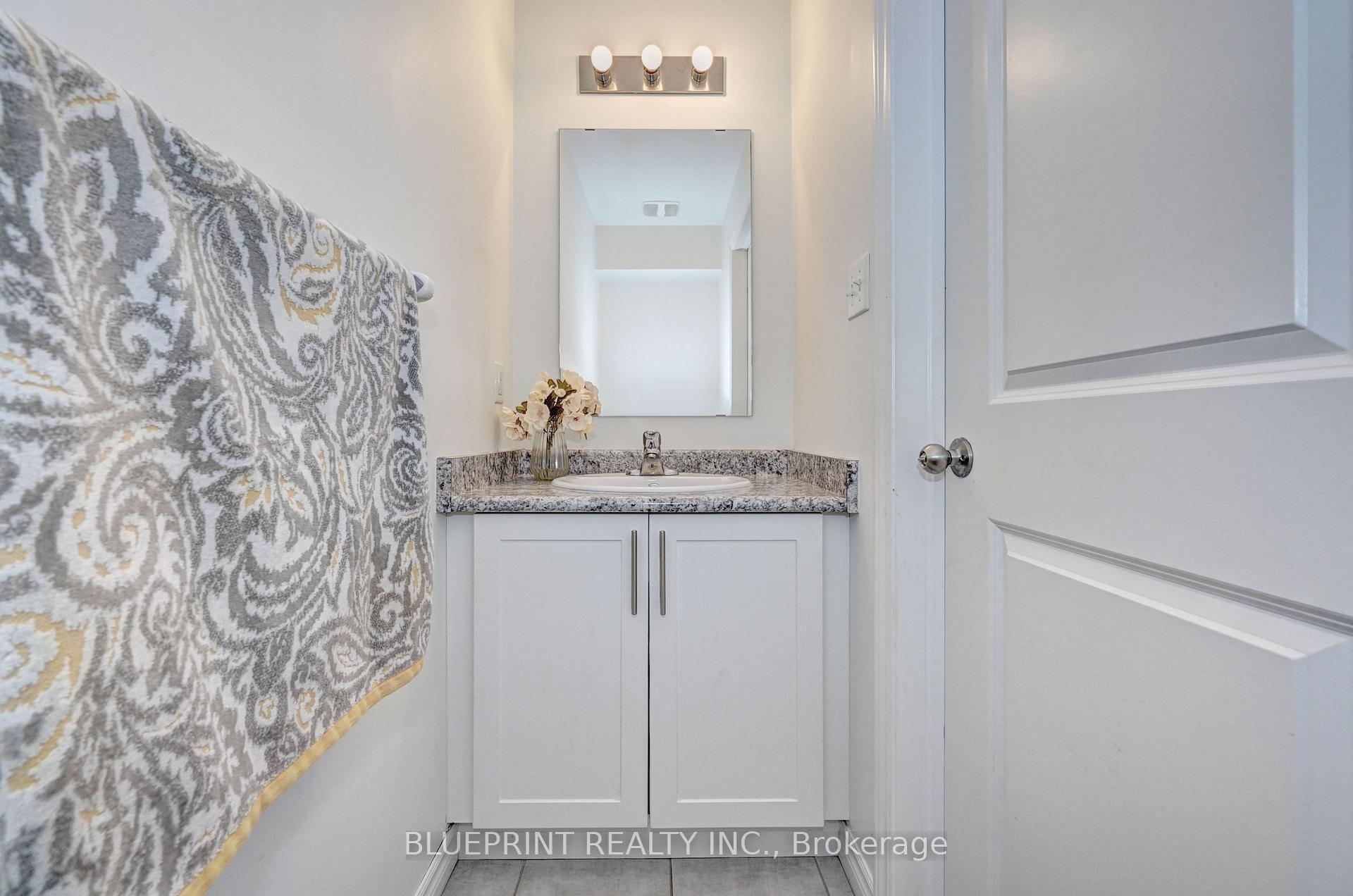 Photo 14 of 51 Woodedge Circle, Kitchener — HOMEH