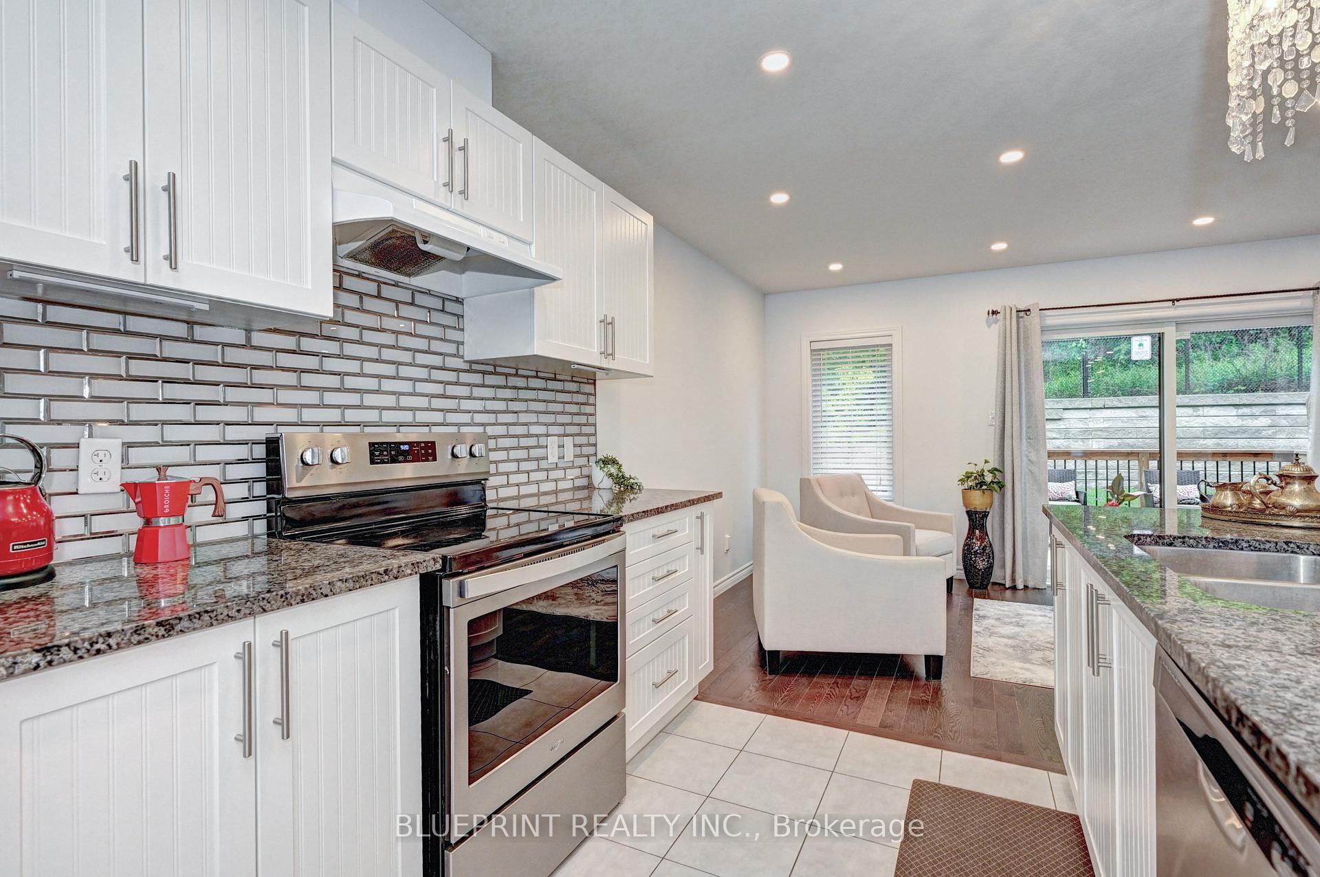 Photo 15 of 51 Woodedge Circle, Kitchener — HOMEH