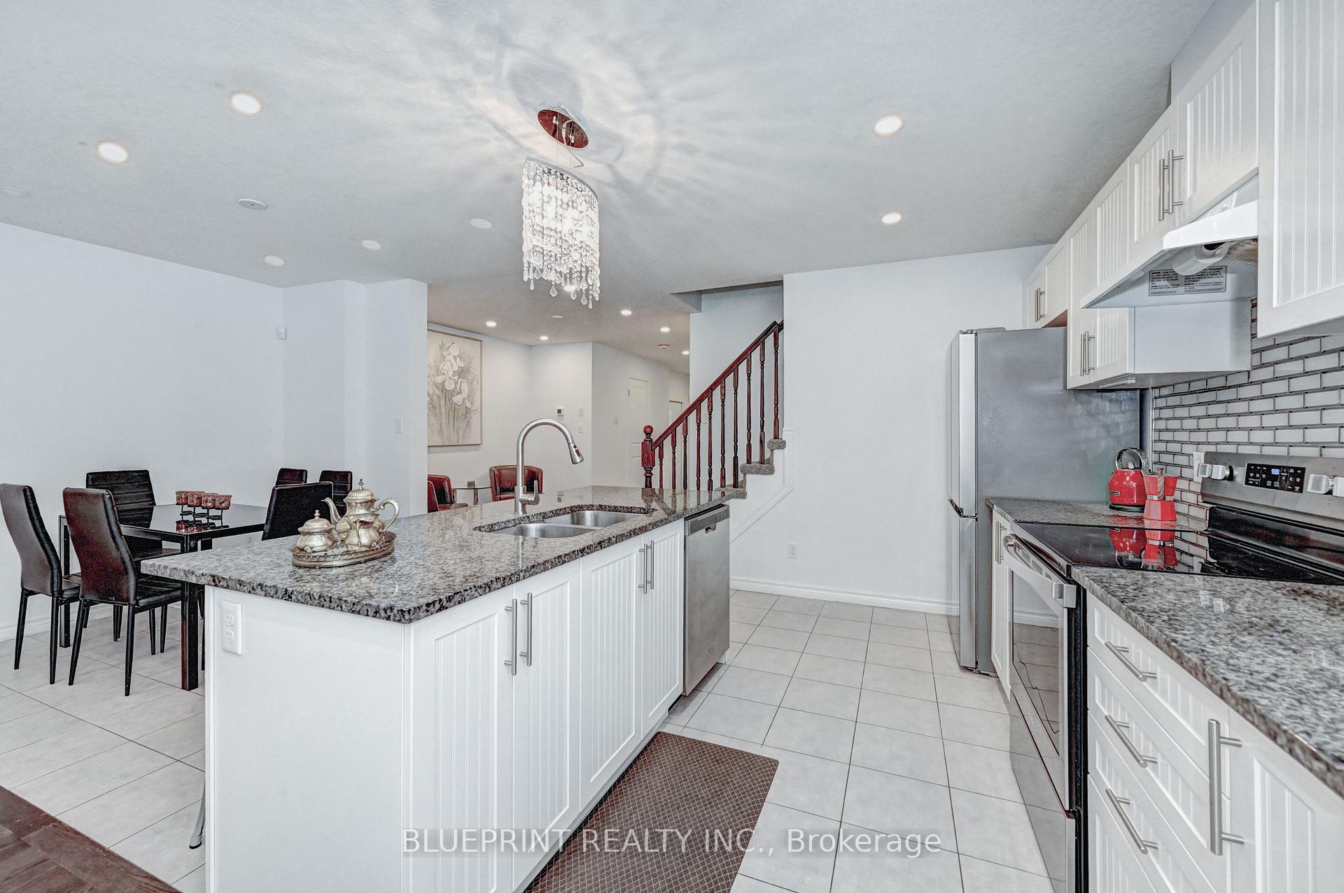 Photo 19 of 51 Woodedge Circle, Kitchener — HOMEH