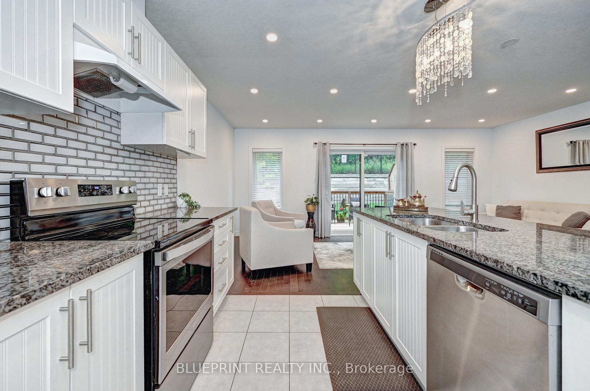 Photo 20 of 51 Woodedge Circle, Kitchener — HOMEH
