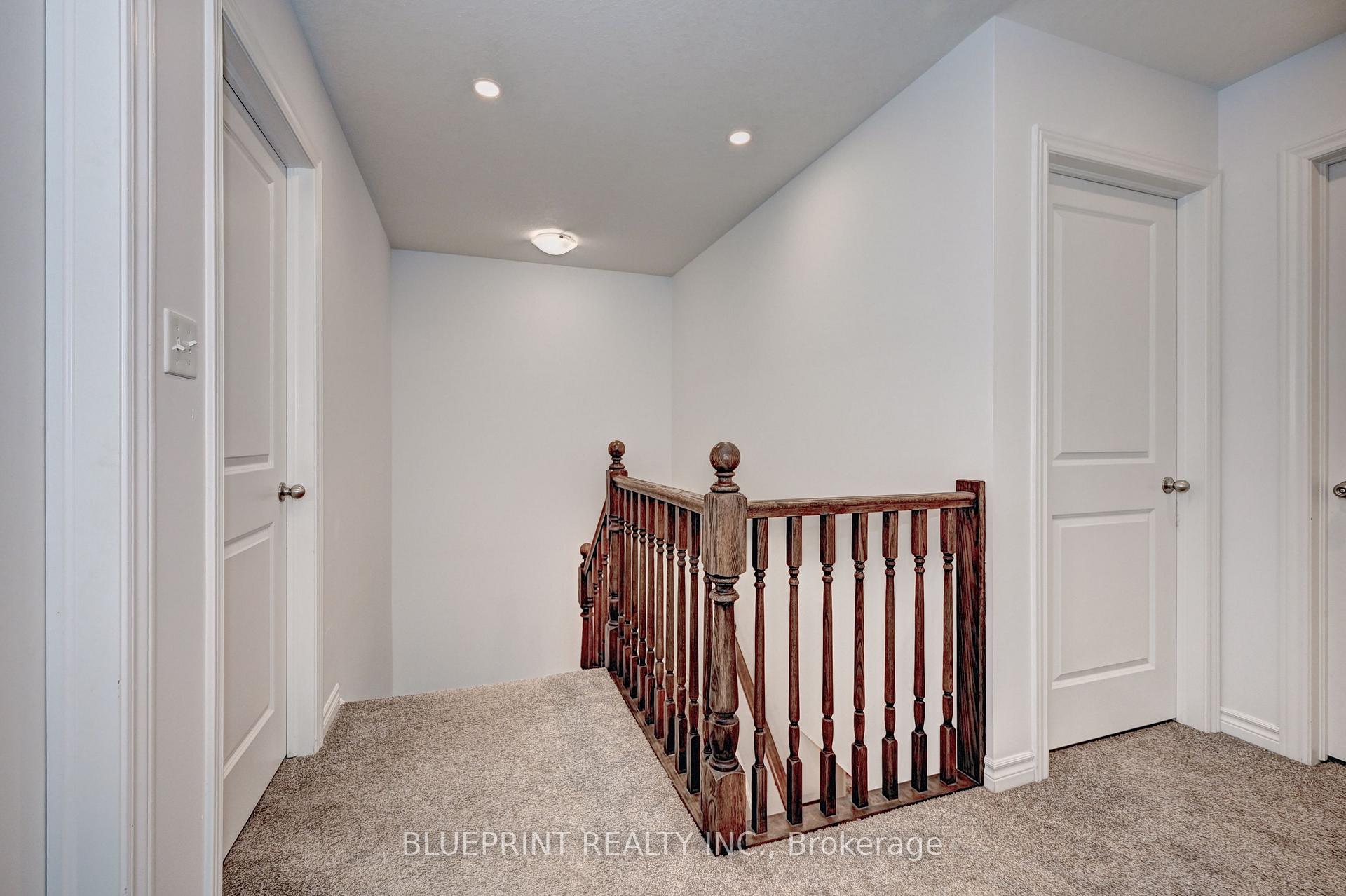 Photo 24 of 51 Woodedge Circle, Kitchener — HOMEH