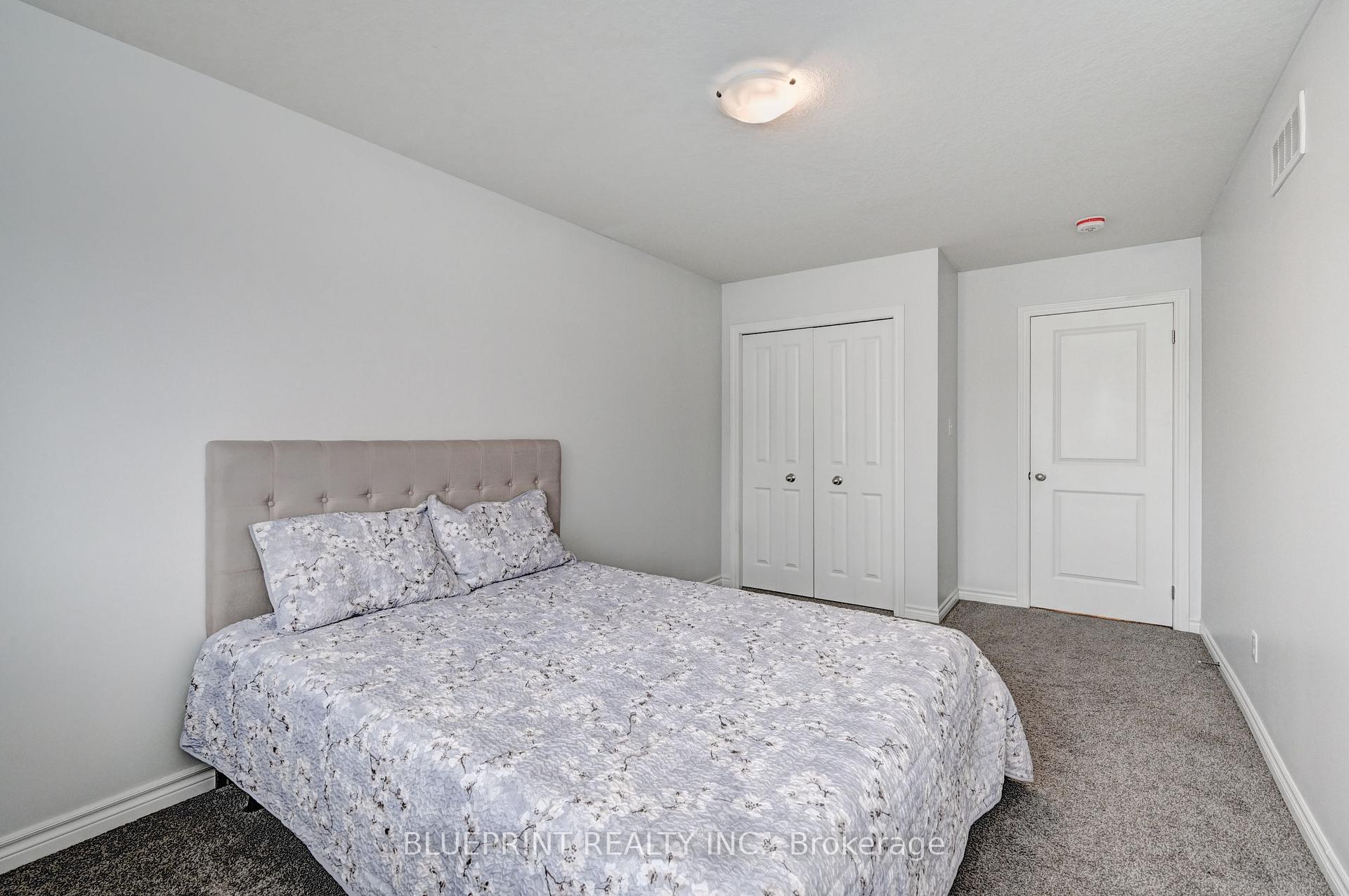Photo 36 of 51 Woodedge Circle, Kitchener — HOMEH