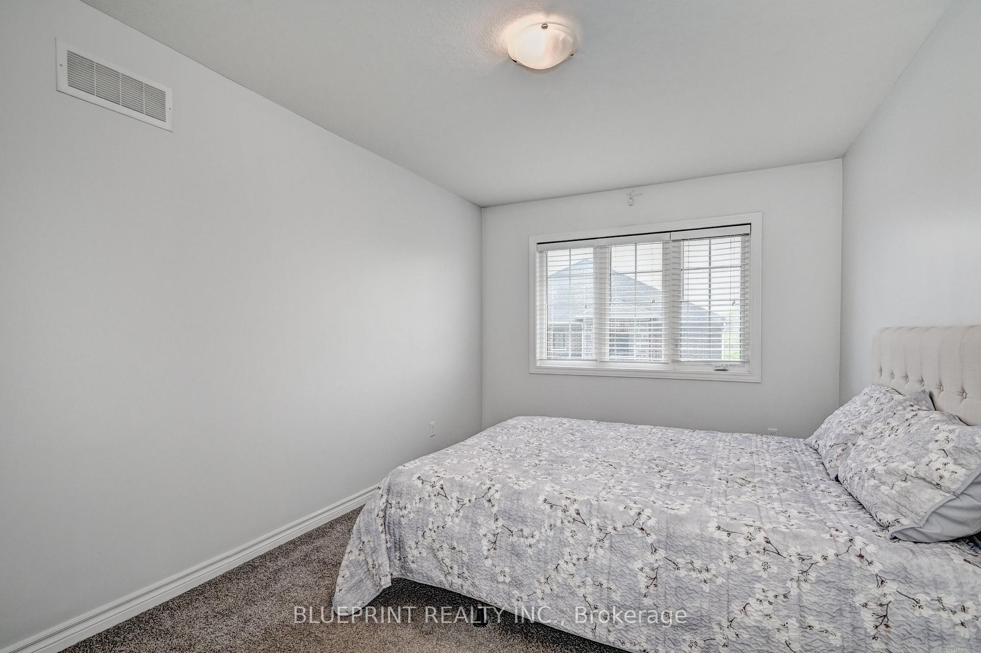 Photo 38 of 51 Woodedge Circle, Kitchener — HOMEH
