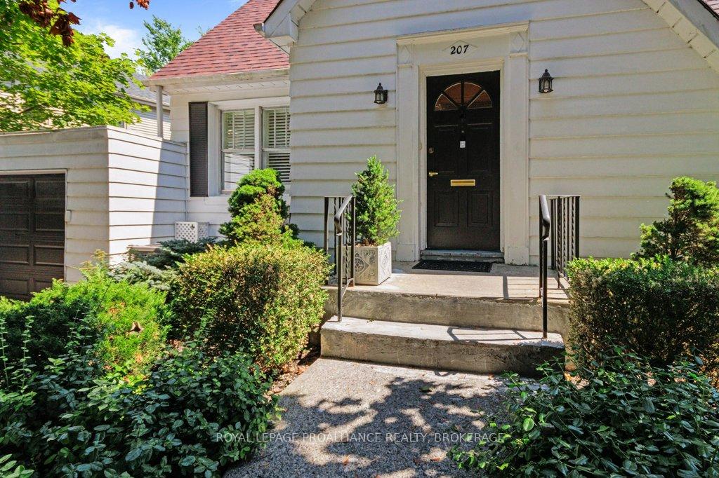 Photo 2 of 207 College Street, Kingston, Central City East — HOMEH