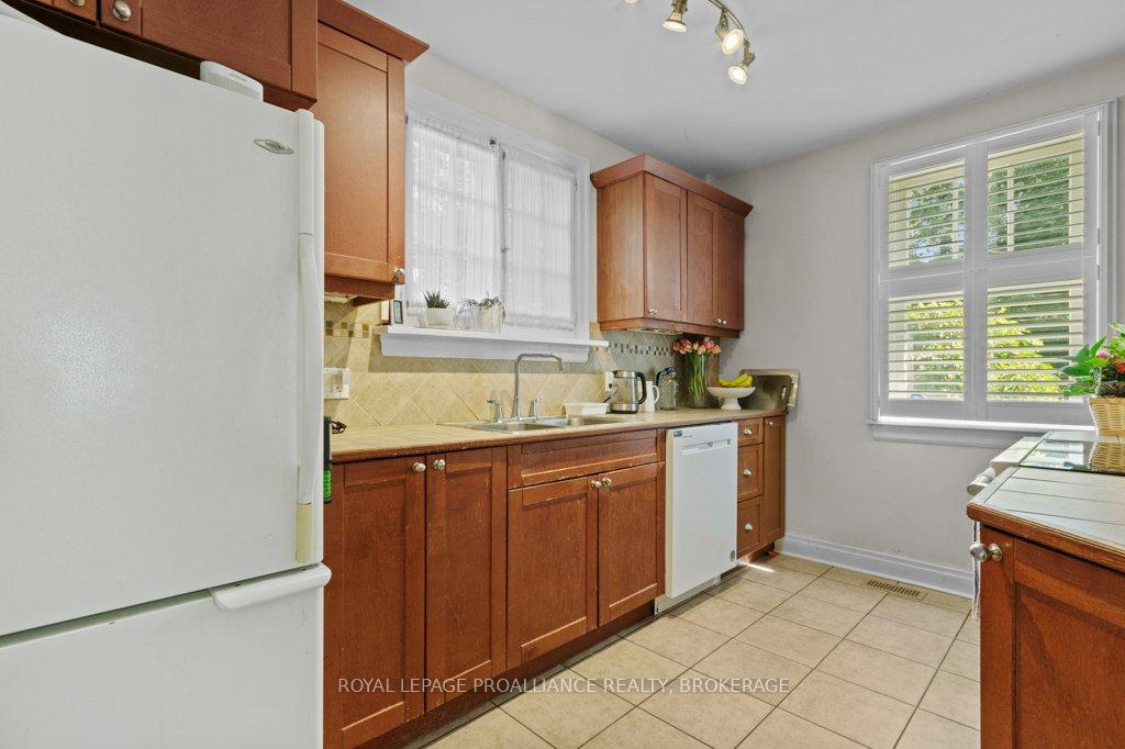 Photo 10 of 207 College Street, Kingston, Central City East — HOMEH