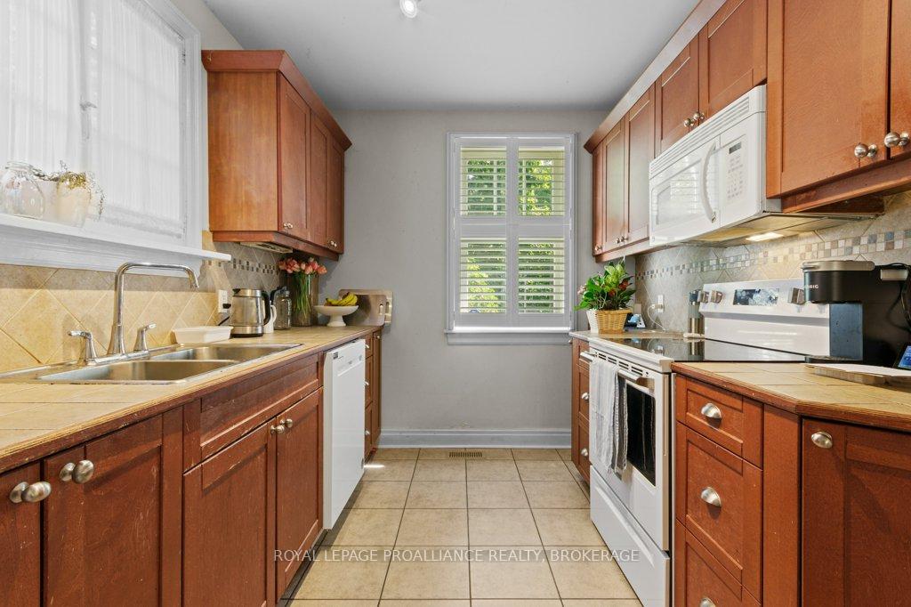 Photo 11 of 207 College Street, Kingston, Central City East — HOMEH