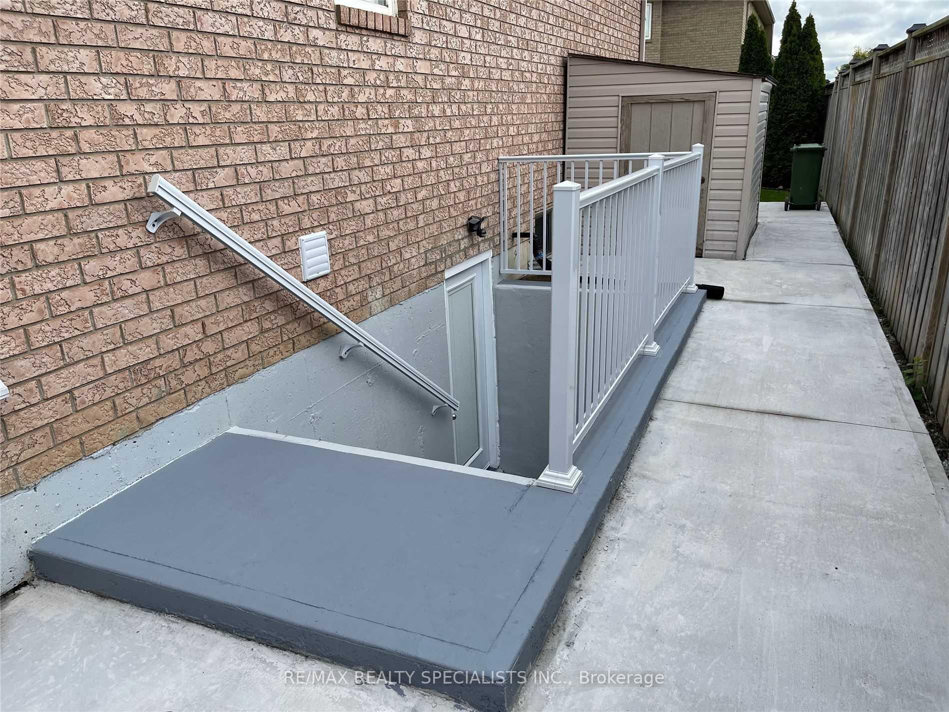 Photo 4 of Unit Lower, 111 Silverspring Crescent, Hamilton, Hannon — HOMEH