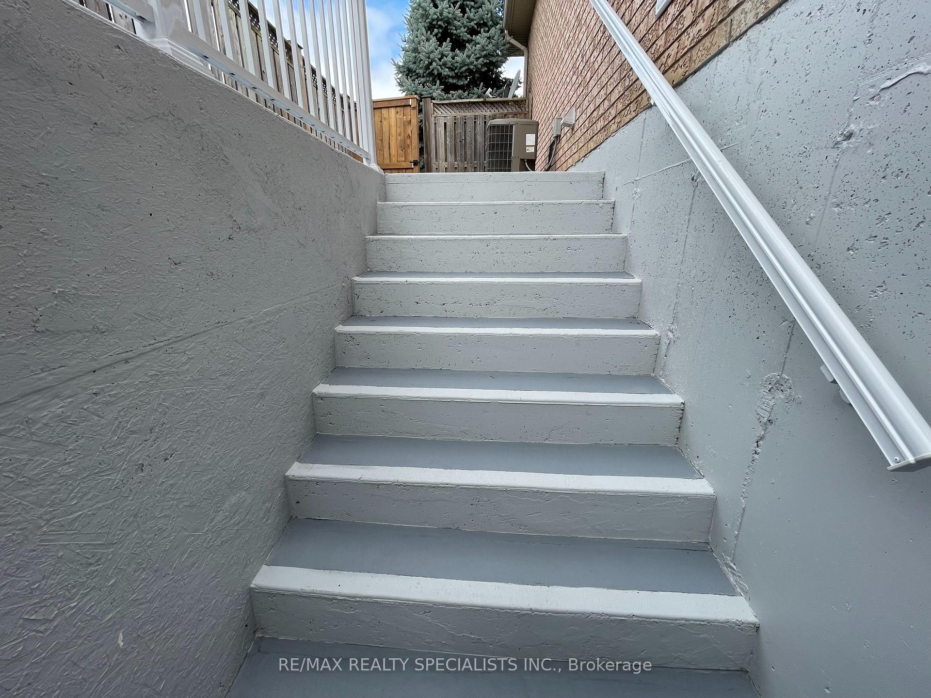 Photo 7 of Unit Lower, 111 Silverspring Crescent, Hamilton, Hannon — HOMEH