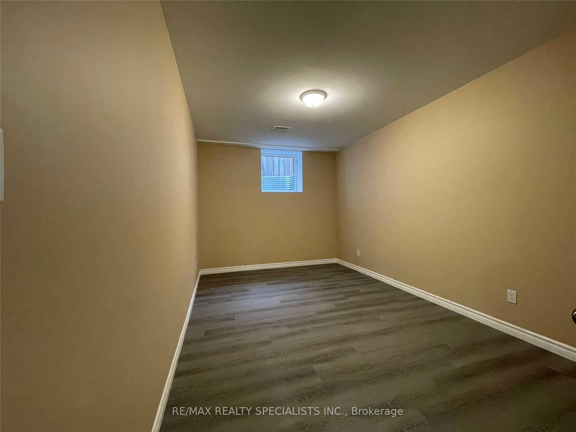 Photo 26 of Unit Lower, 111 Silverspring Crescent, Hamilton, Hannon — HOMEH