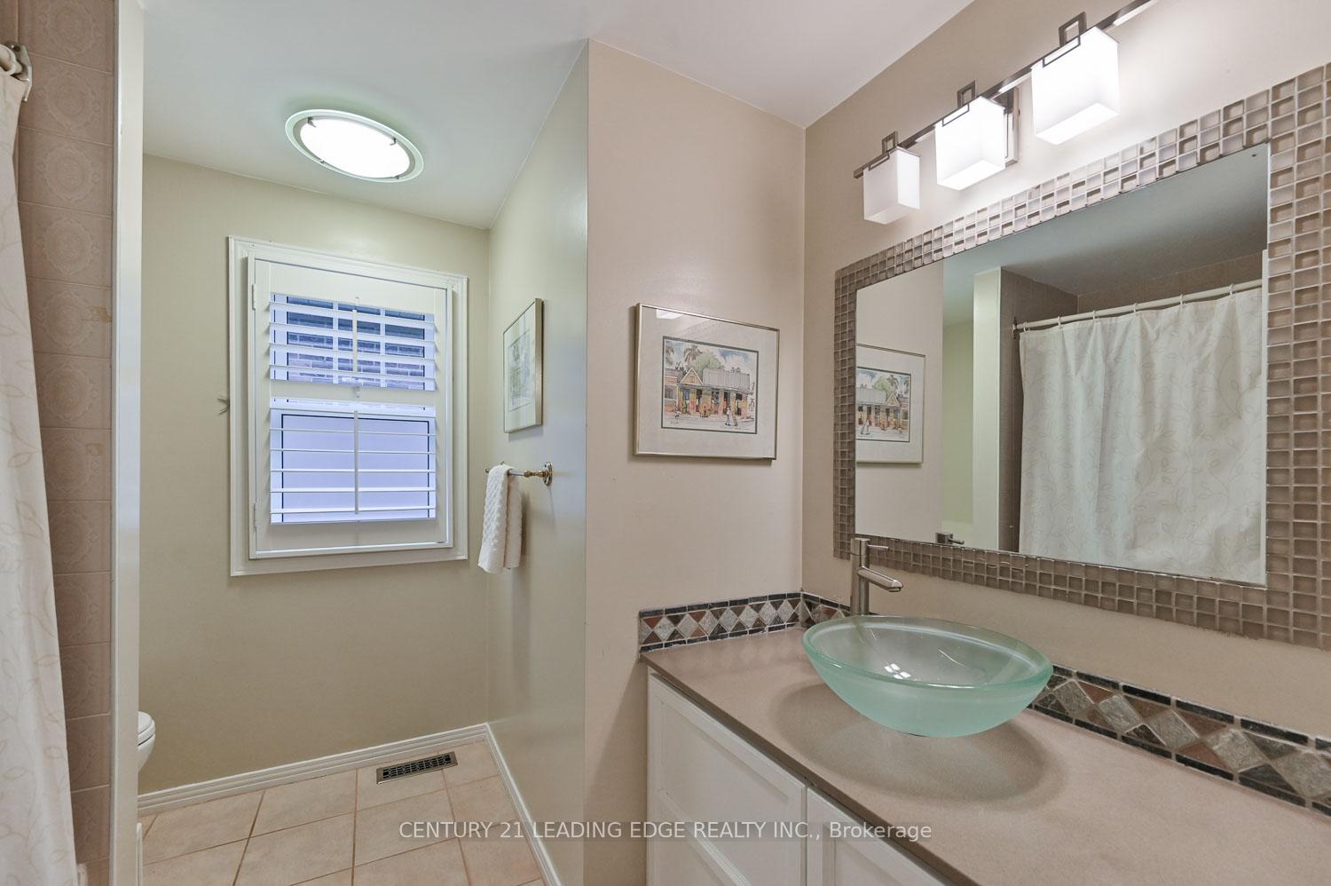 Photo 39 of 4 Marshfield Hollow, Markham, Unionville — HOMEH