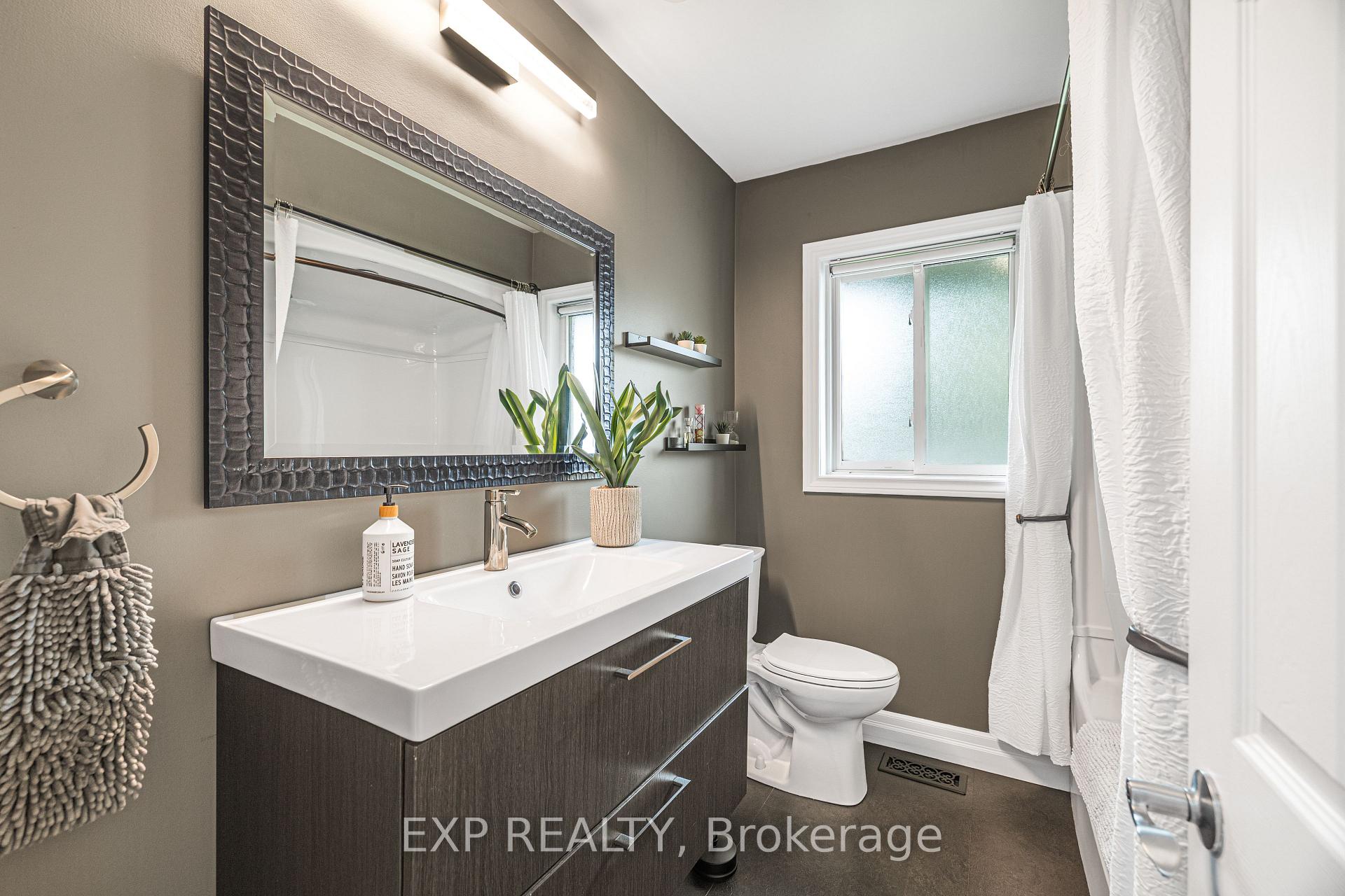 Photo 25 of 190 Ross Avenue, Kitchener — HOMEH