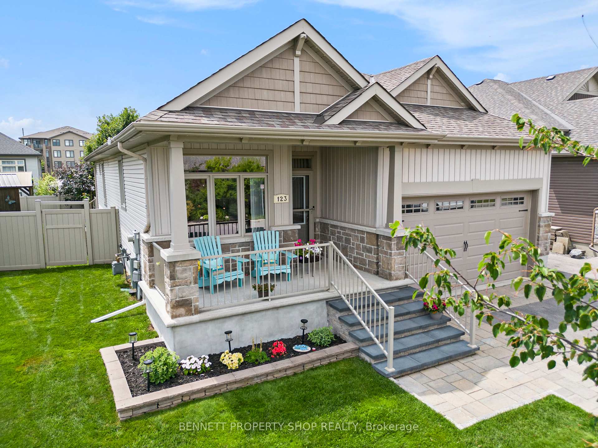 Photo 2 of 123 Elfin Grove, Ottawa, Kanata - Emerald Meadows/Trailwest — HOMEH