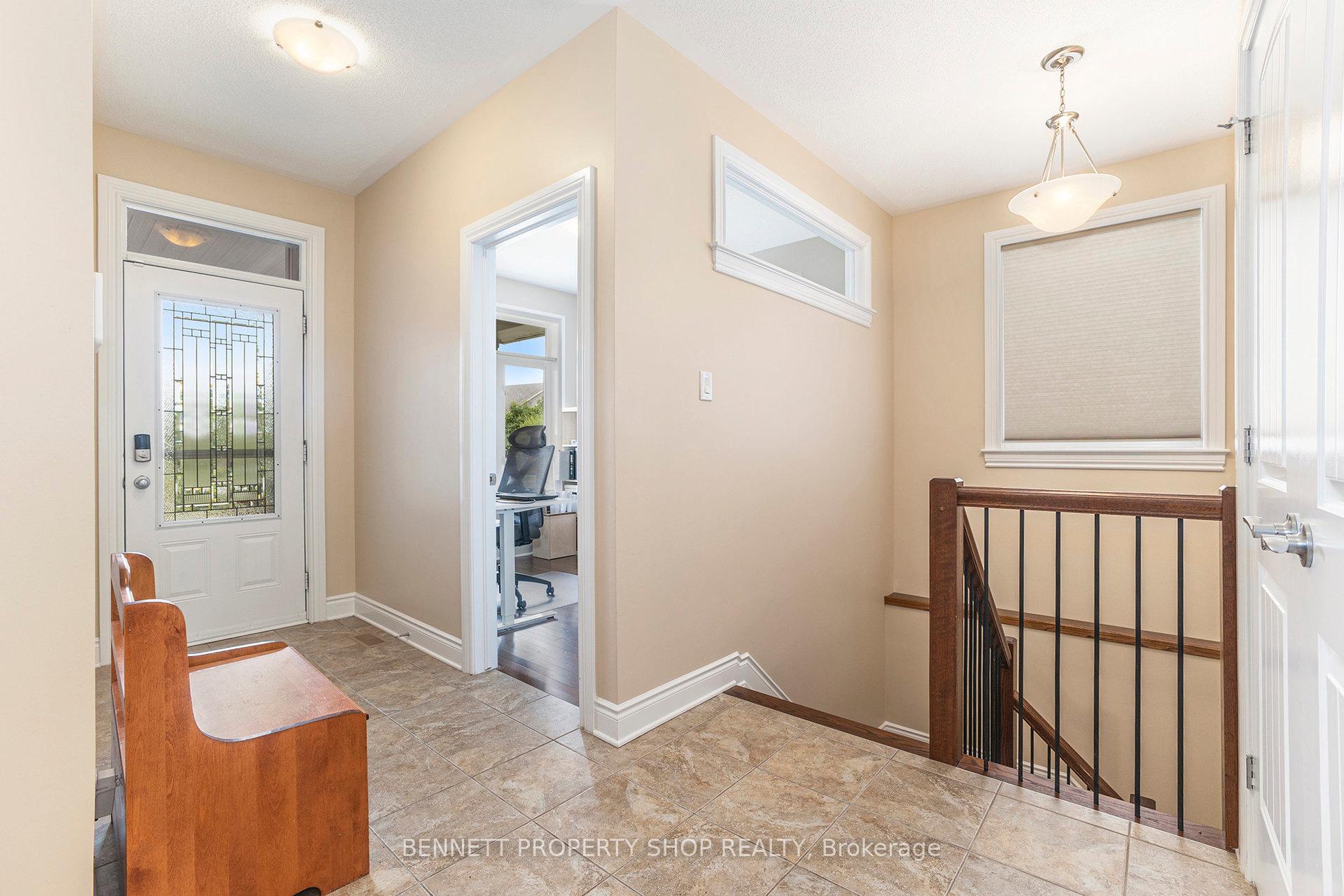 Photo 4 of 123 Elfin Grove, Ottawa, Kanata - Emerald Meadows/Trailwest — HOMEH