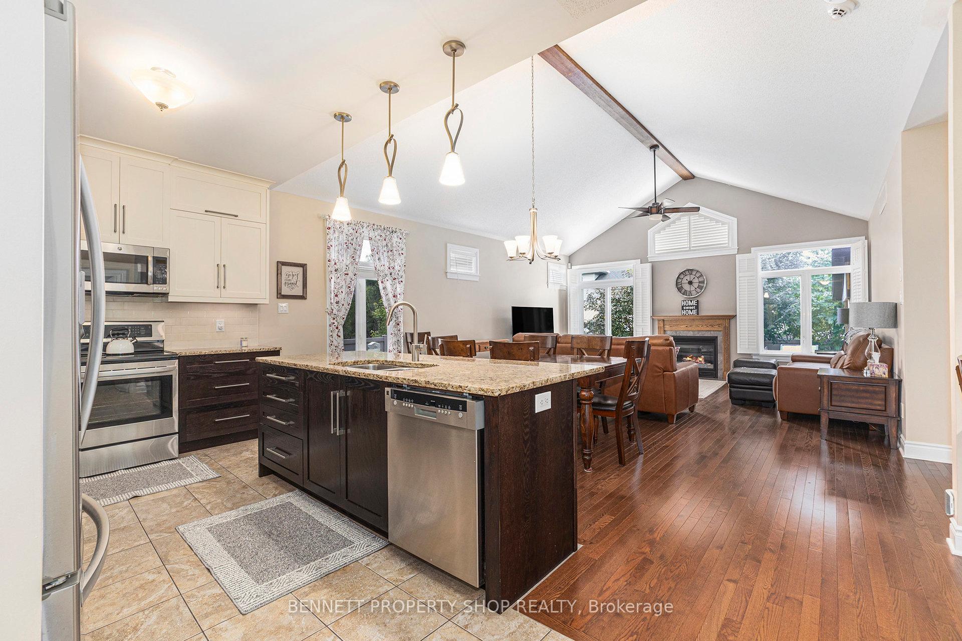 Photo 5 of 123 Elfin Grove, Ottawa, Kanata - Emerald Meadows/Trailwest — HOMEH