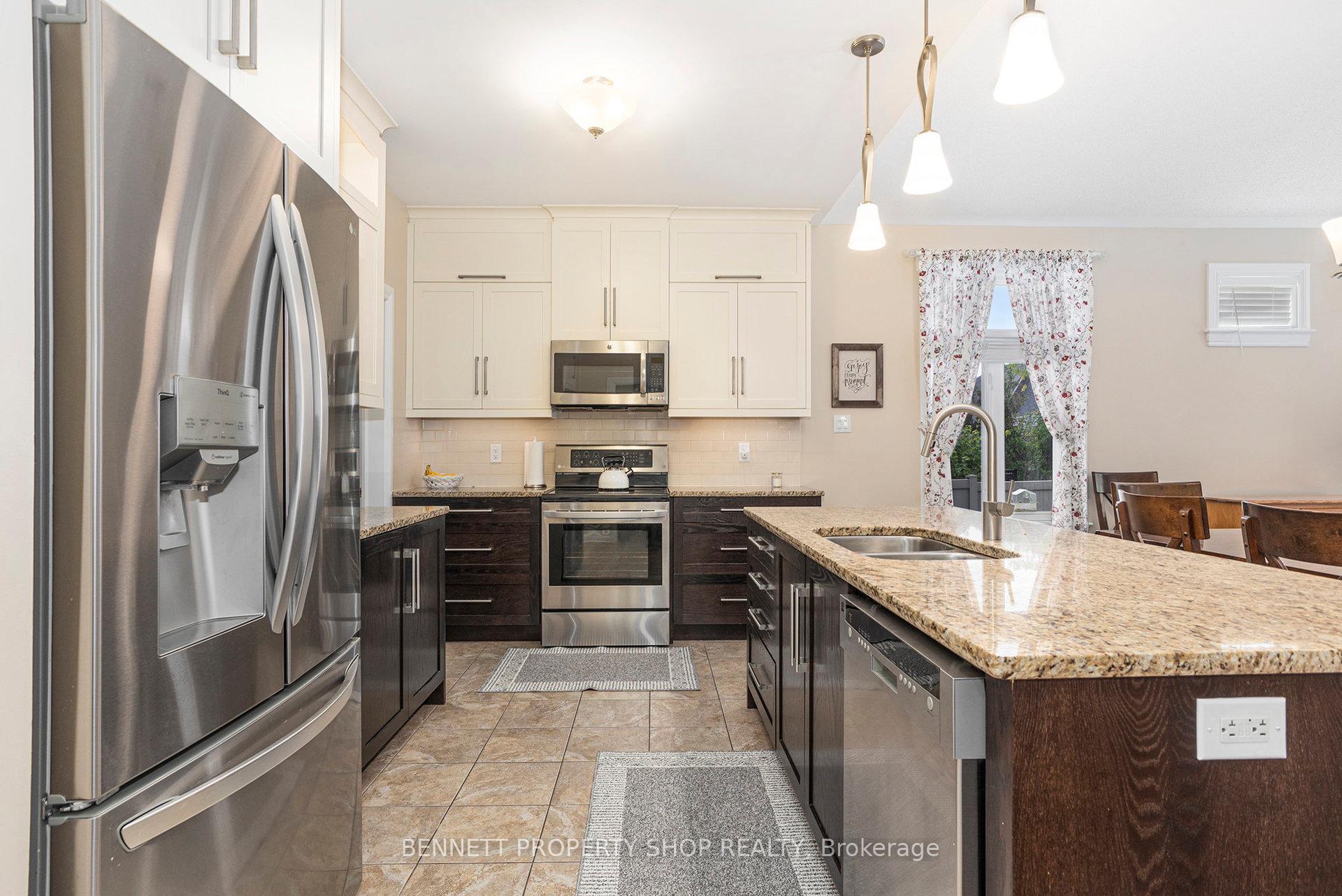 Photo 6 of 123 Elfin Grove, Ottawa, Kanata - Emerald Meadows/Trailwest — HOMEH