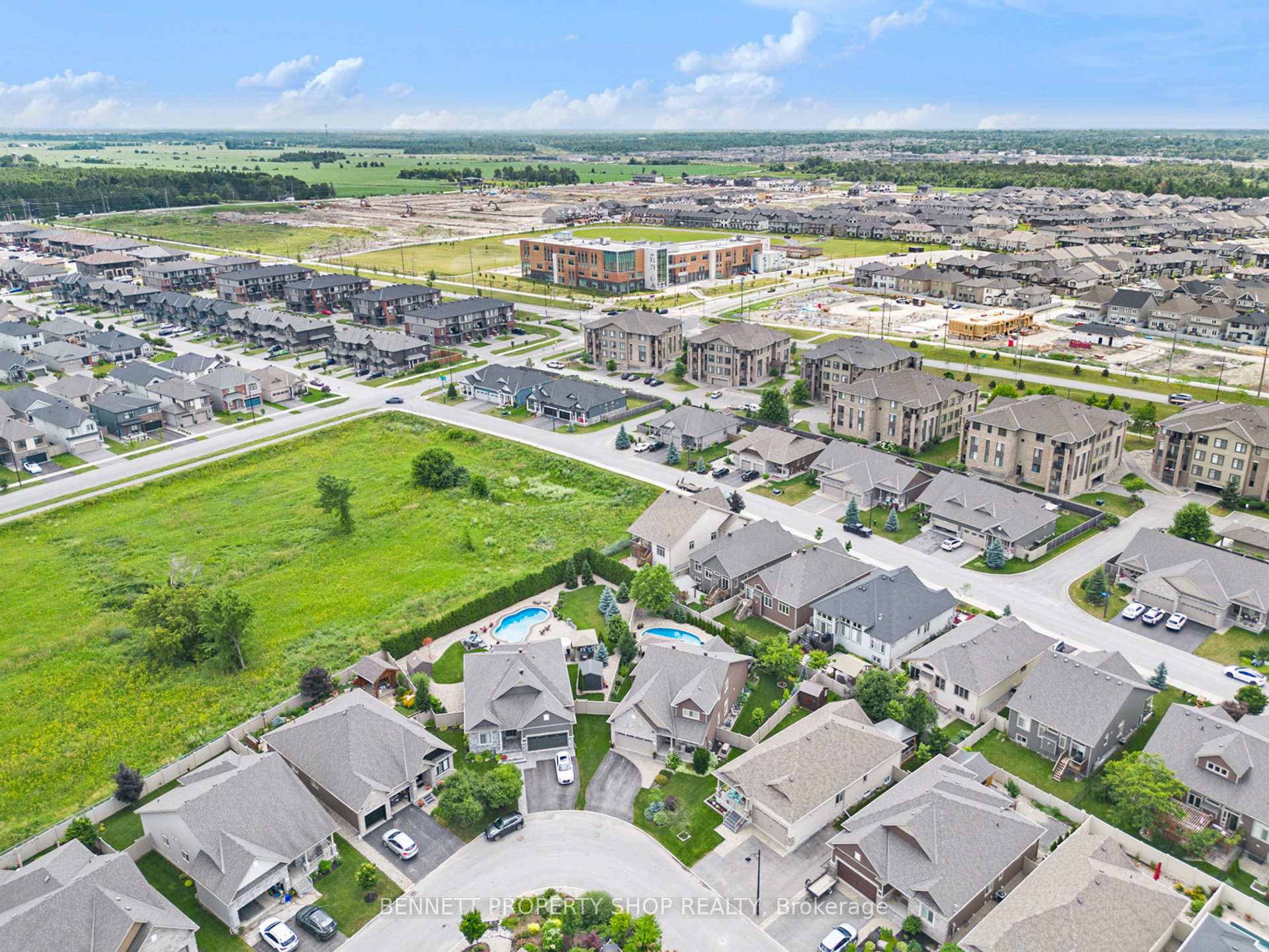 Photo 39 of 123 Elfin Grove, Ottawa, Kanata - Emerald Meadows/Trailwest — HOMEH
