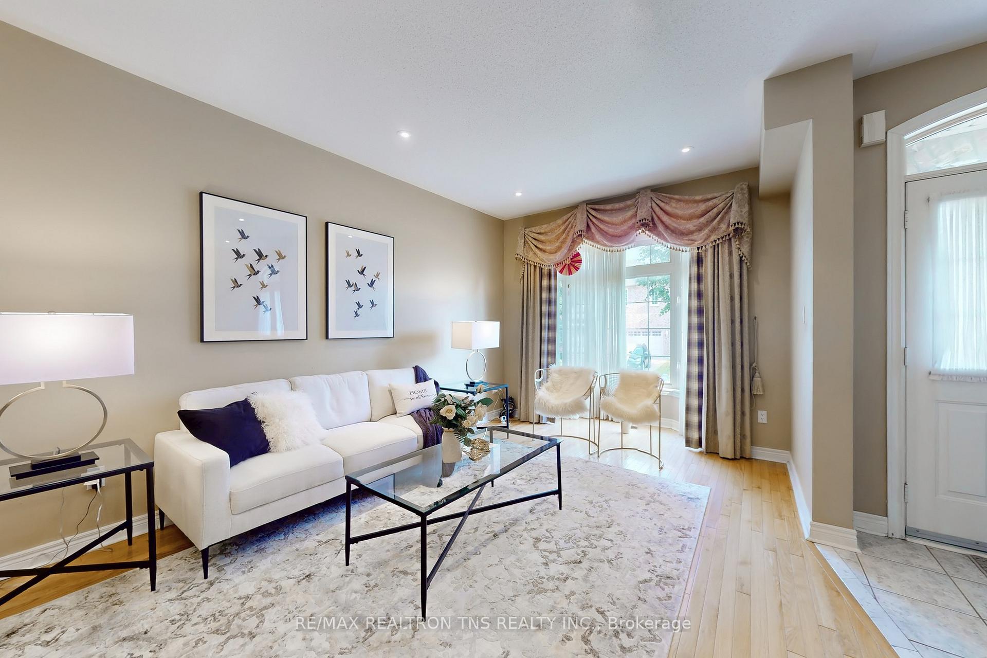 Photo 7 of 26 Bartlett Road, Markham, Cachet — HOMEH