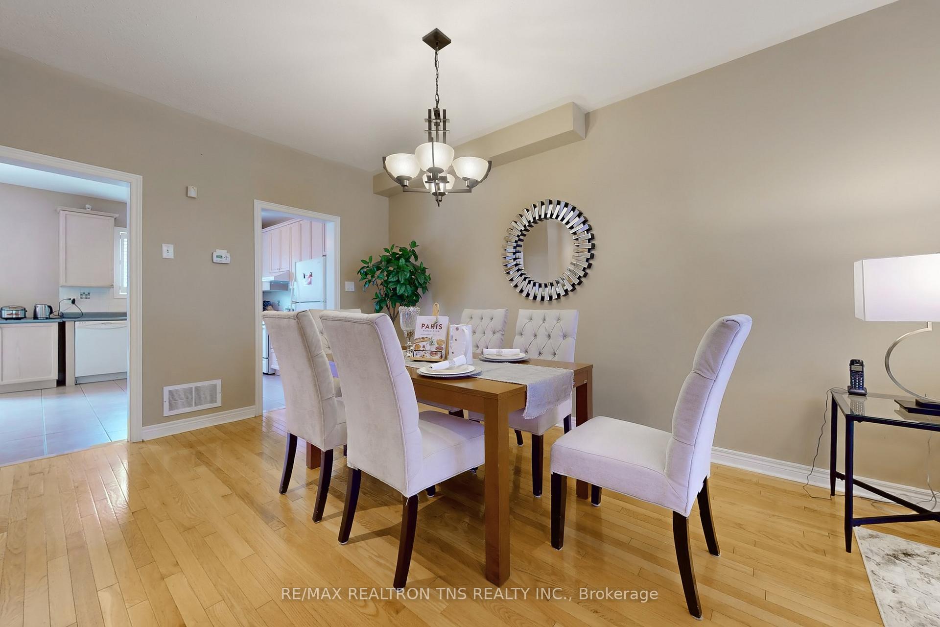Photo 11 of 26 Bartlett Road, Markham, Cachet — HOMEH