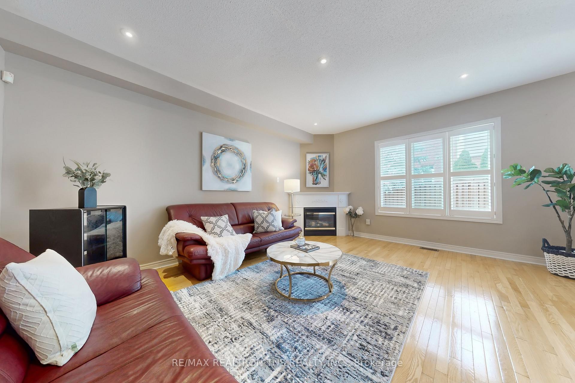 Photo 12 of 26 Bartlett Road, Markham, Cachet — HOMEH