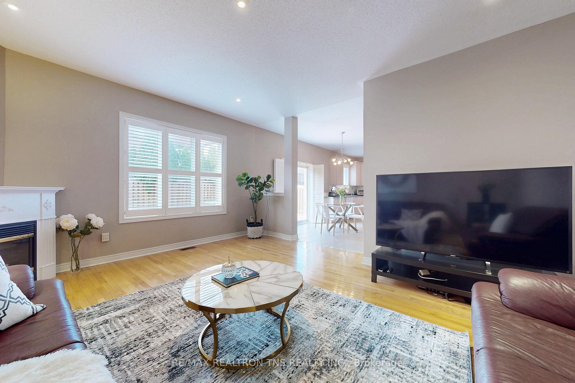 Photo 13 of 26 Bartlett Road, Markham, Cachet — HOMEH