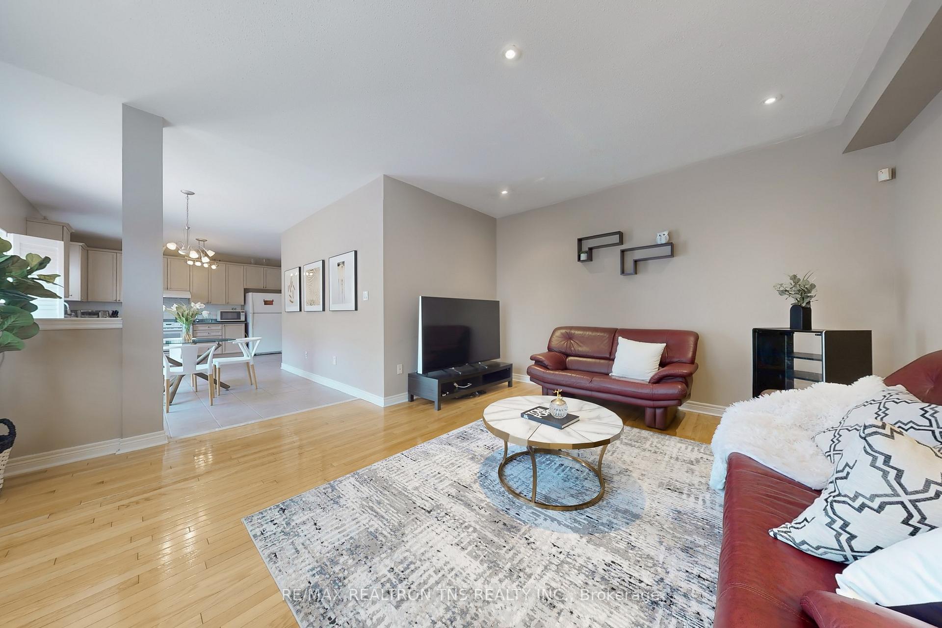 Photo 16 of 26 Bartlett Road, Markham, Cachet — HOMEH