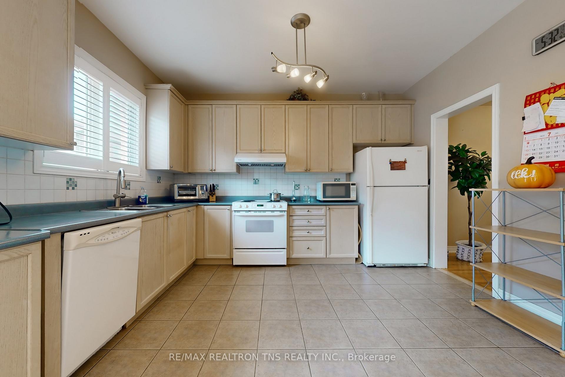 Photo 17 of 26 Bartlett Road, Markham, Cachet — HOMEH