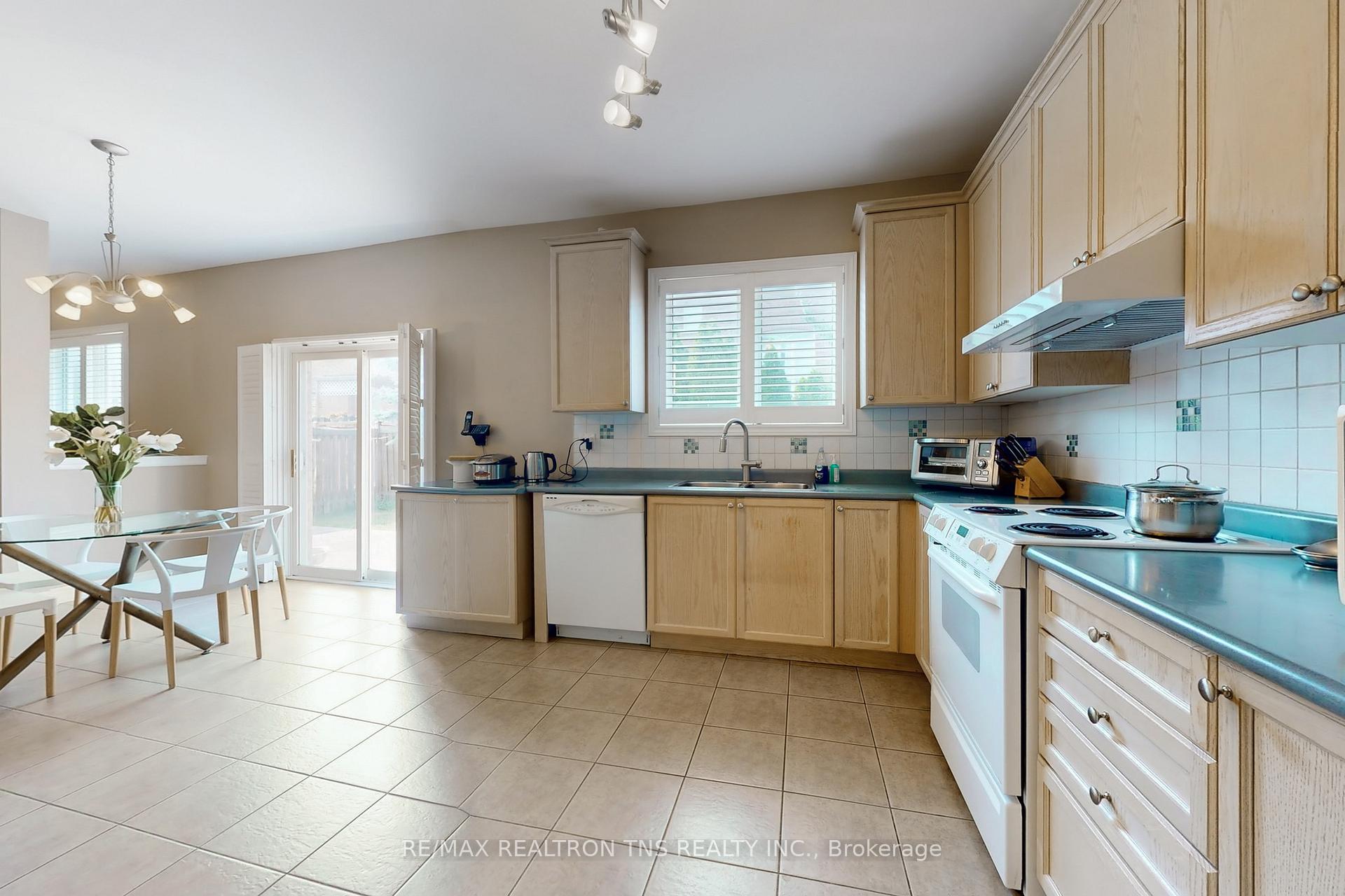 Photo 19 of 26 Bartlett Road, Markham, Cachet — HOMEH
