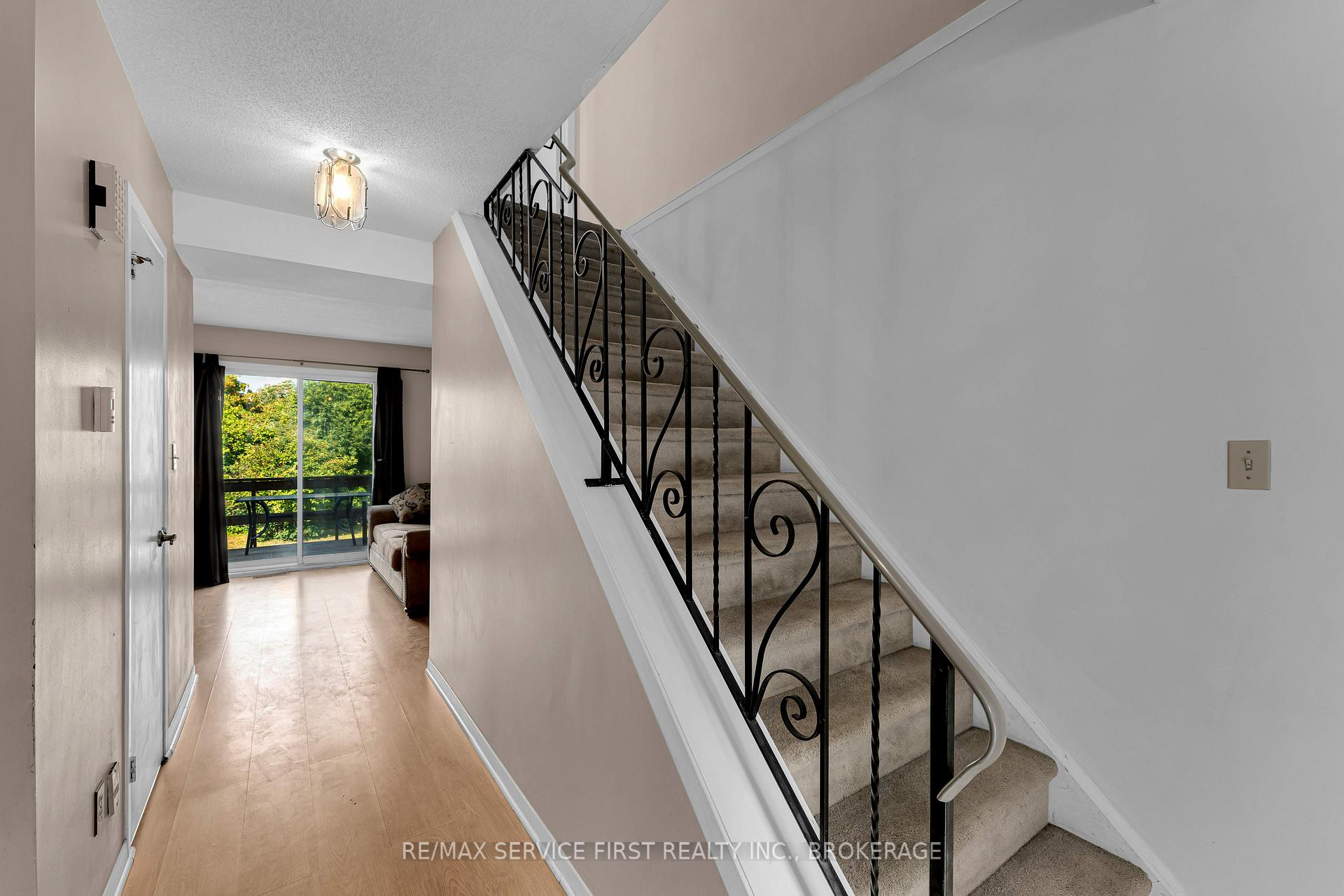 Photo 3 of 880 Muirfield Crescent, Kingston, East Gardiners Rd — HOMEH
